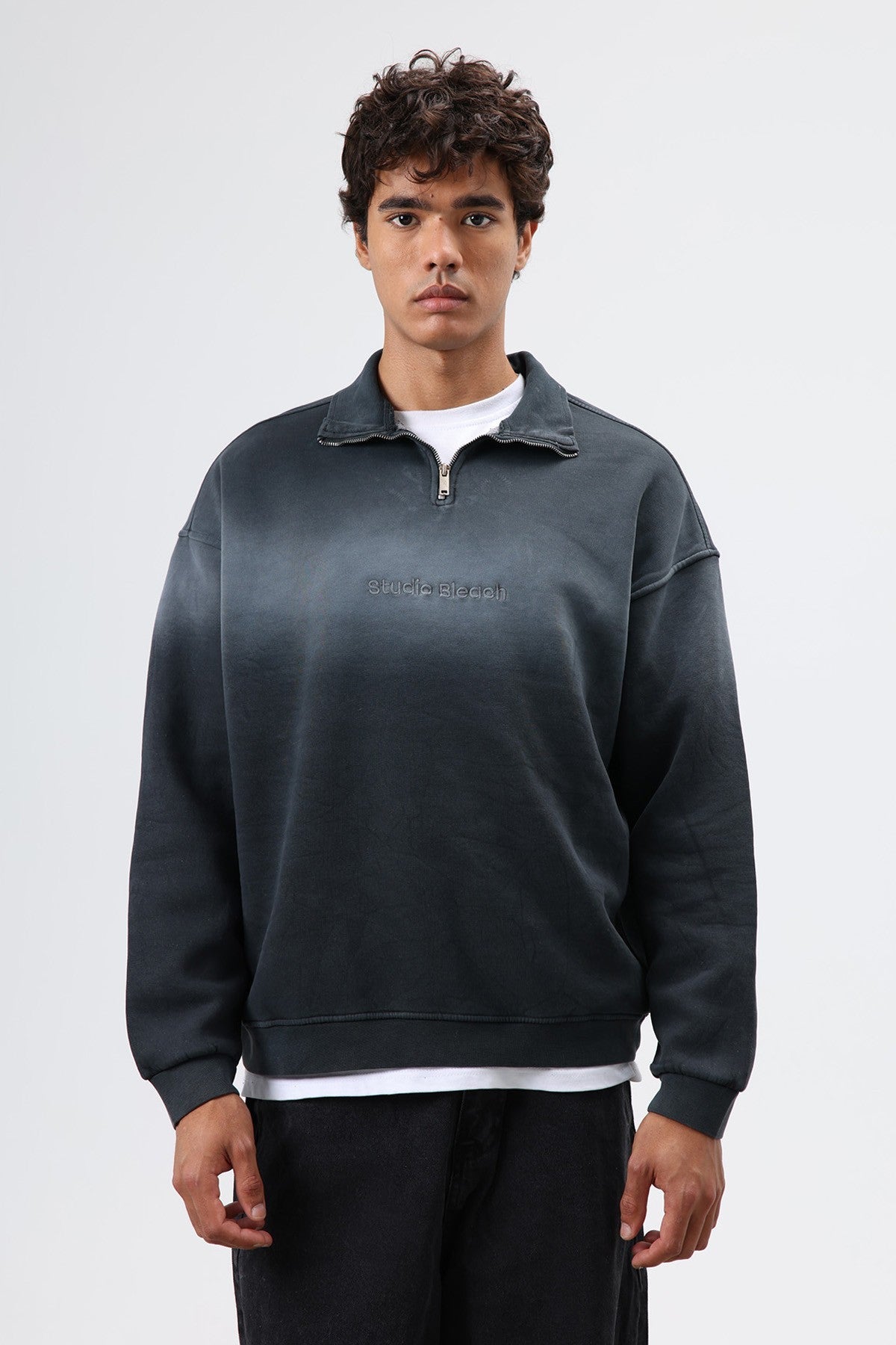 Oversized Sweatshirt with a Collar and Zipper