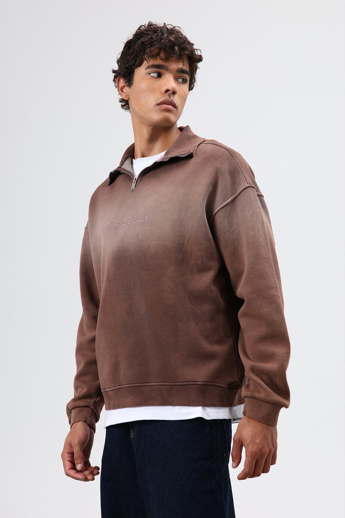 Oversized Sweatshirt with a Collar and Zipper