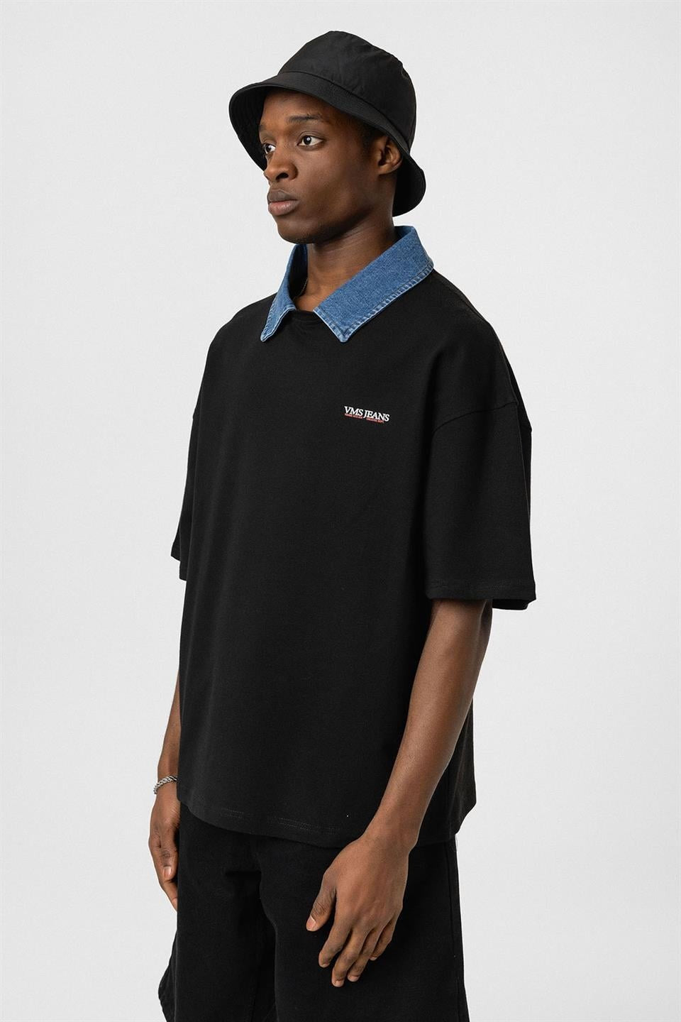 Oversized T-Shirt with Polo Collar and Embroidered Design