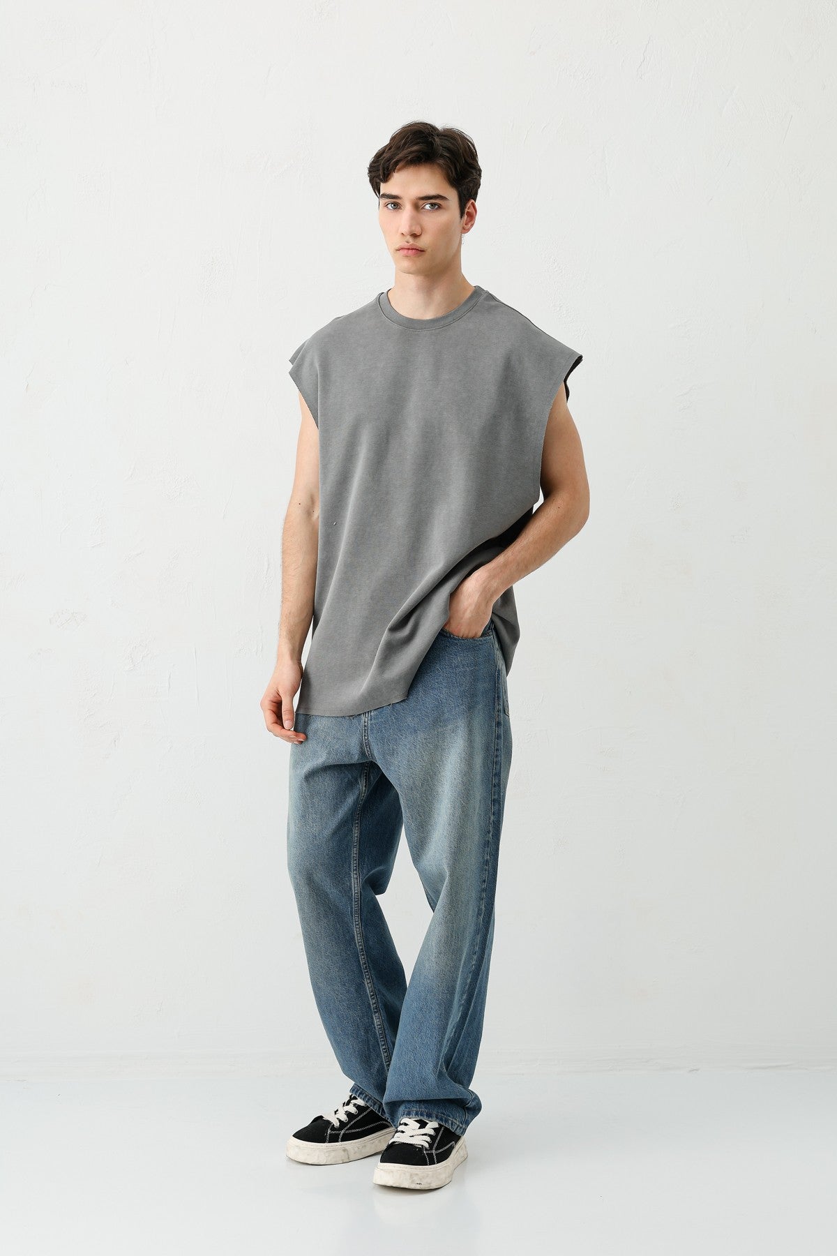 Basic Sleeveless T-Shirt