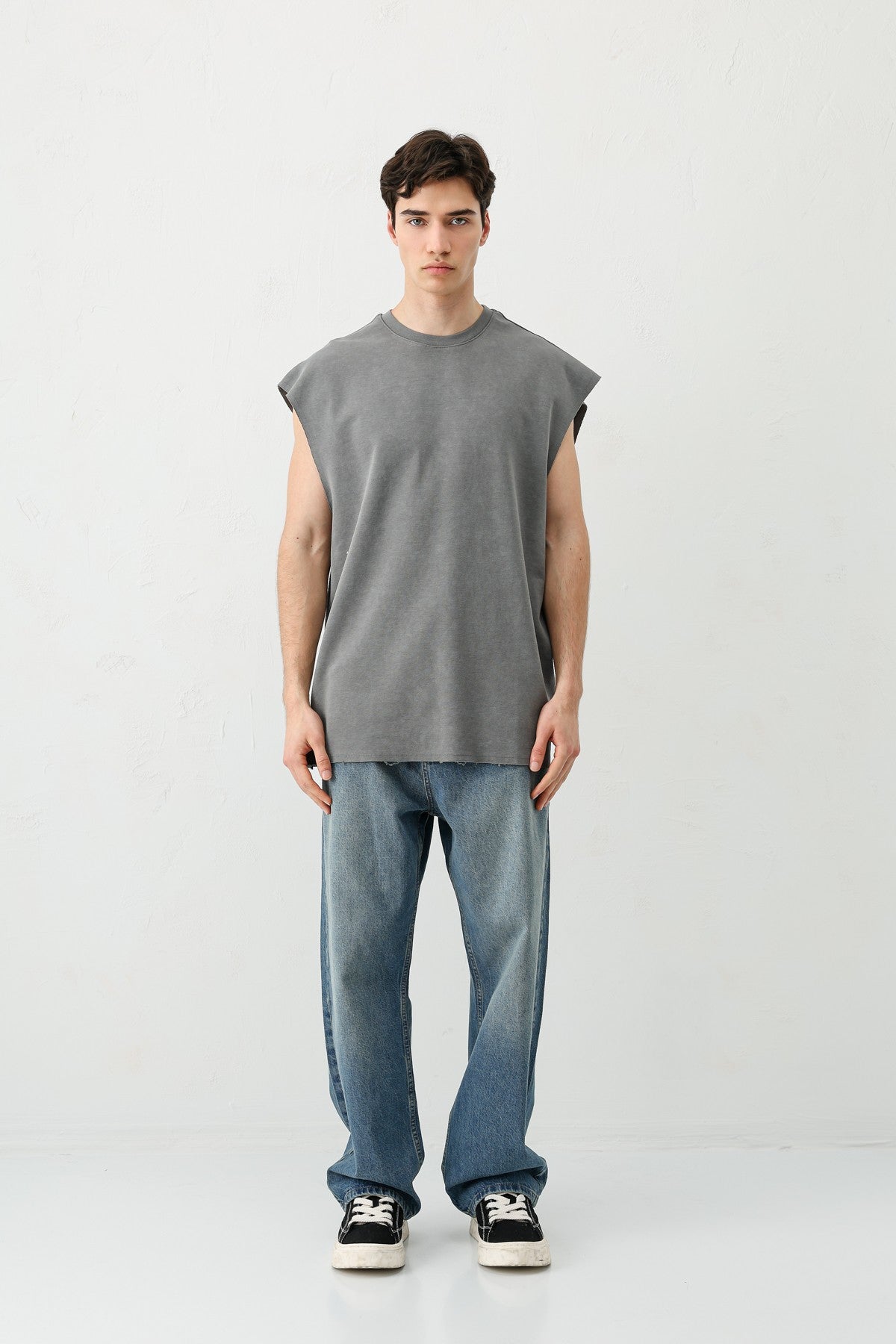 Basic Sleeveless T-Shirt