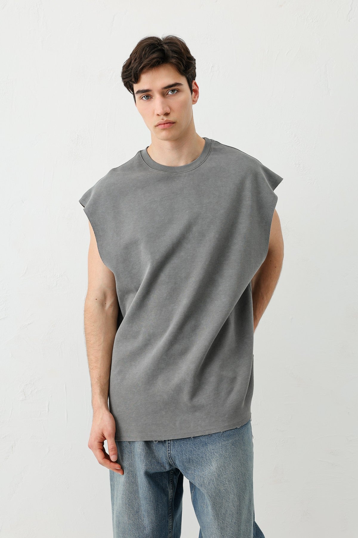 Basic Sleeveless T-Shirt