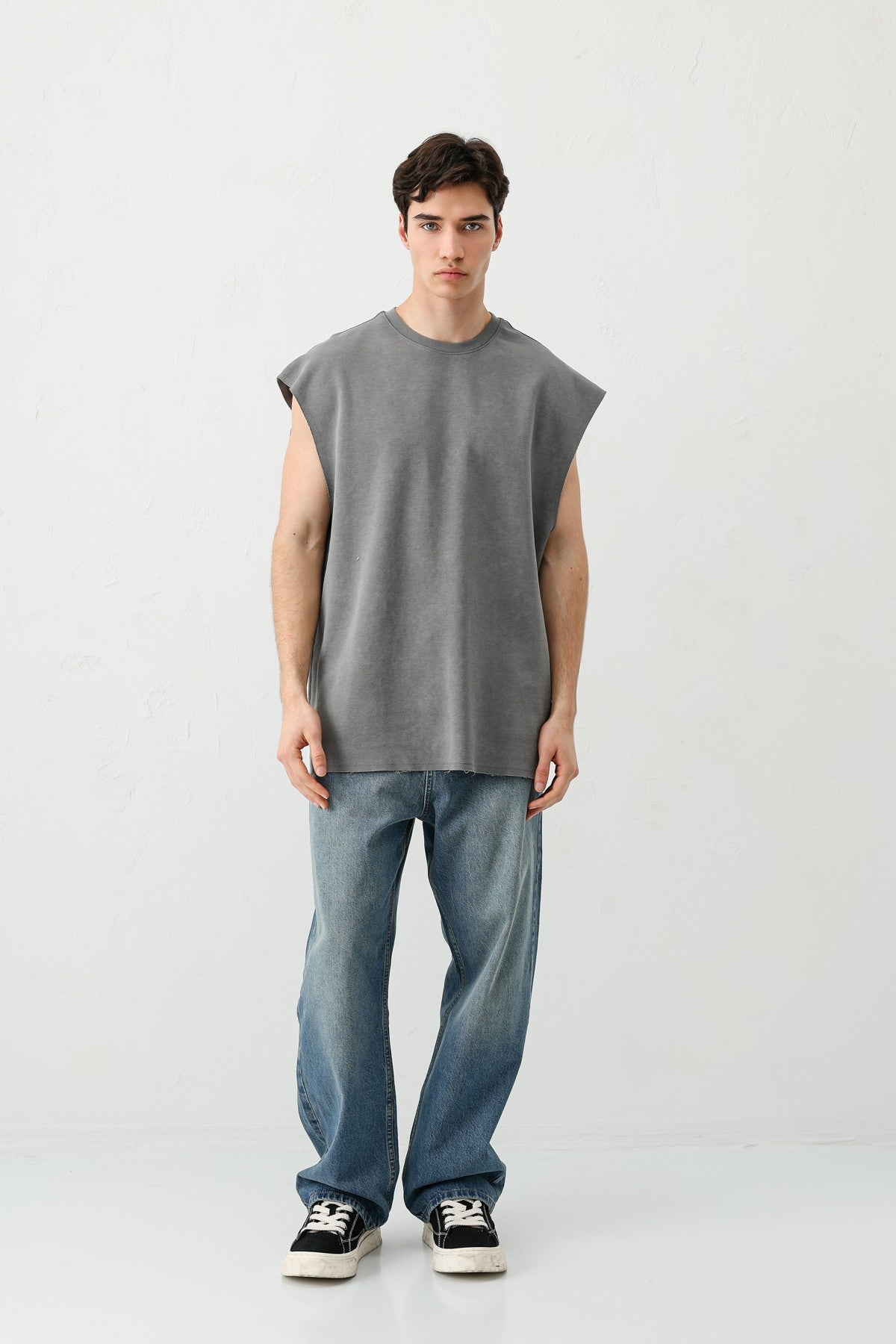 Basic Sleeveless T-Shirt