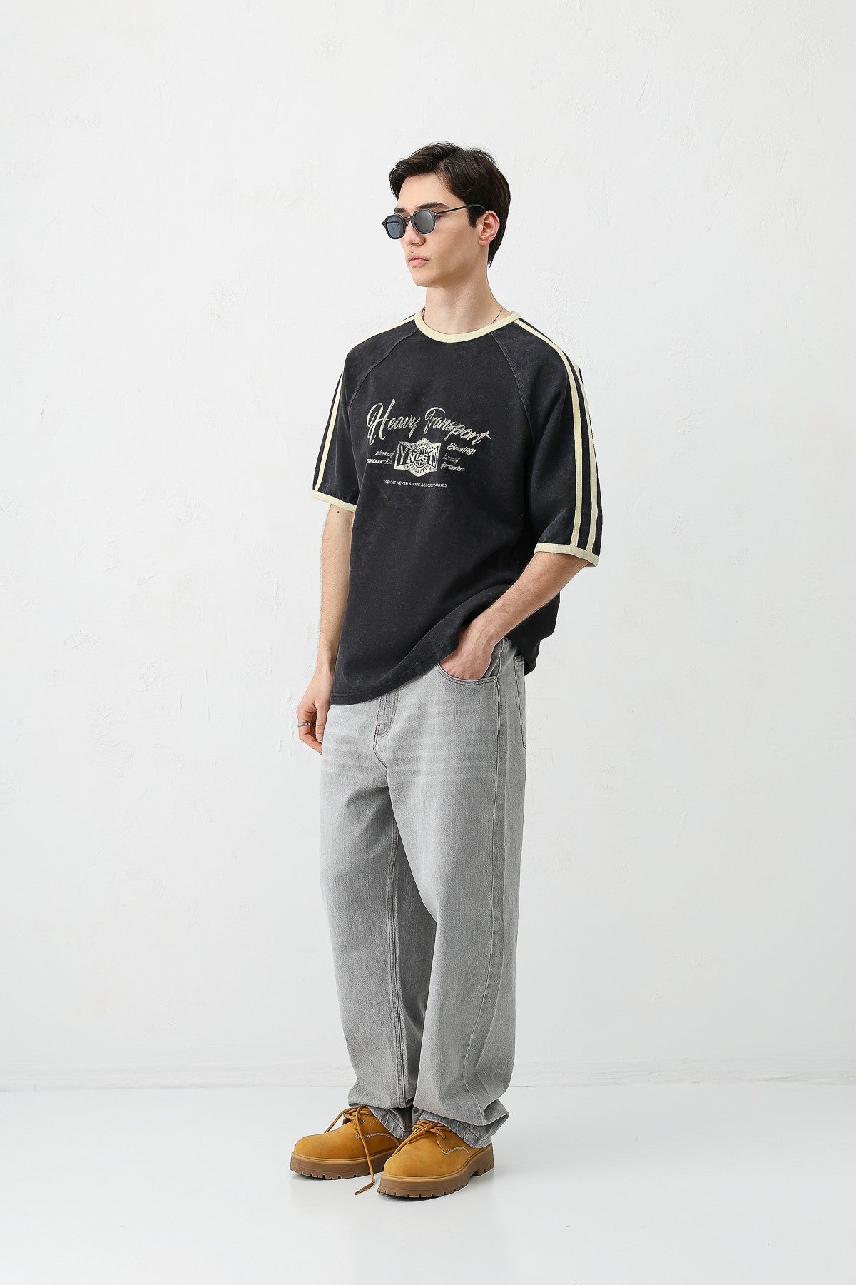 WASHED RAGLAN-SLEEVE T-SHIRT