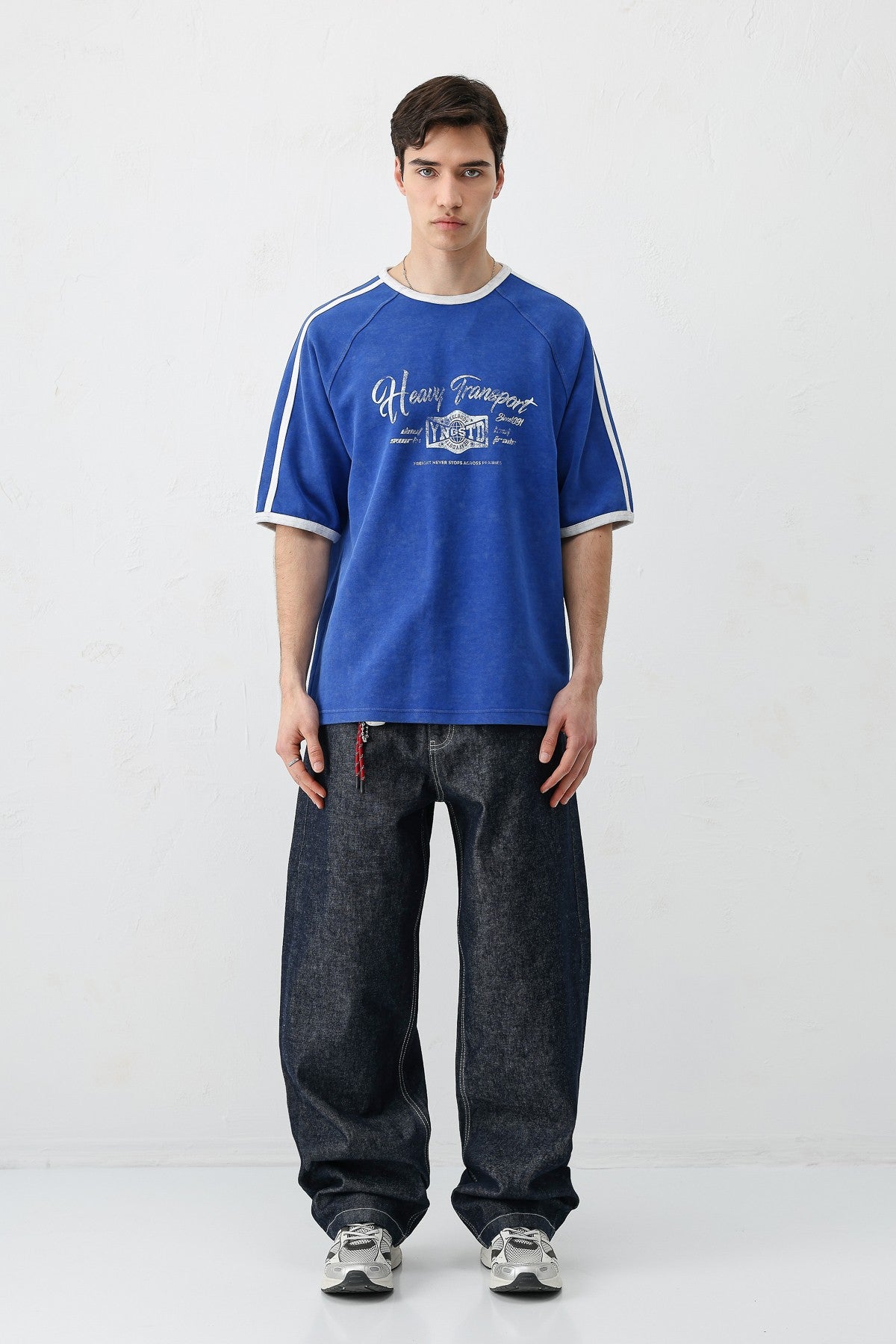 WASHED RAGLAN-SLEEVE T-SHIRT
