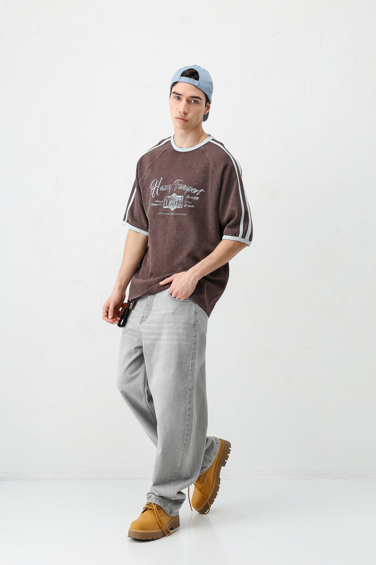 WASHED RAGLAN-SLEEVE T-SHIRT