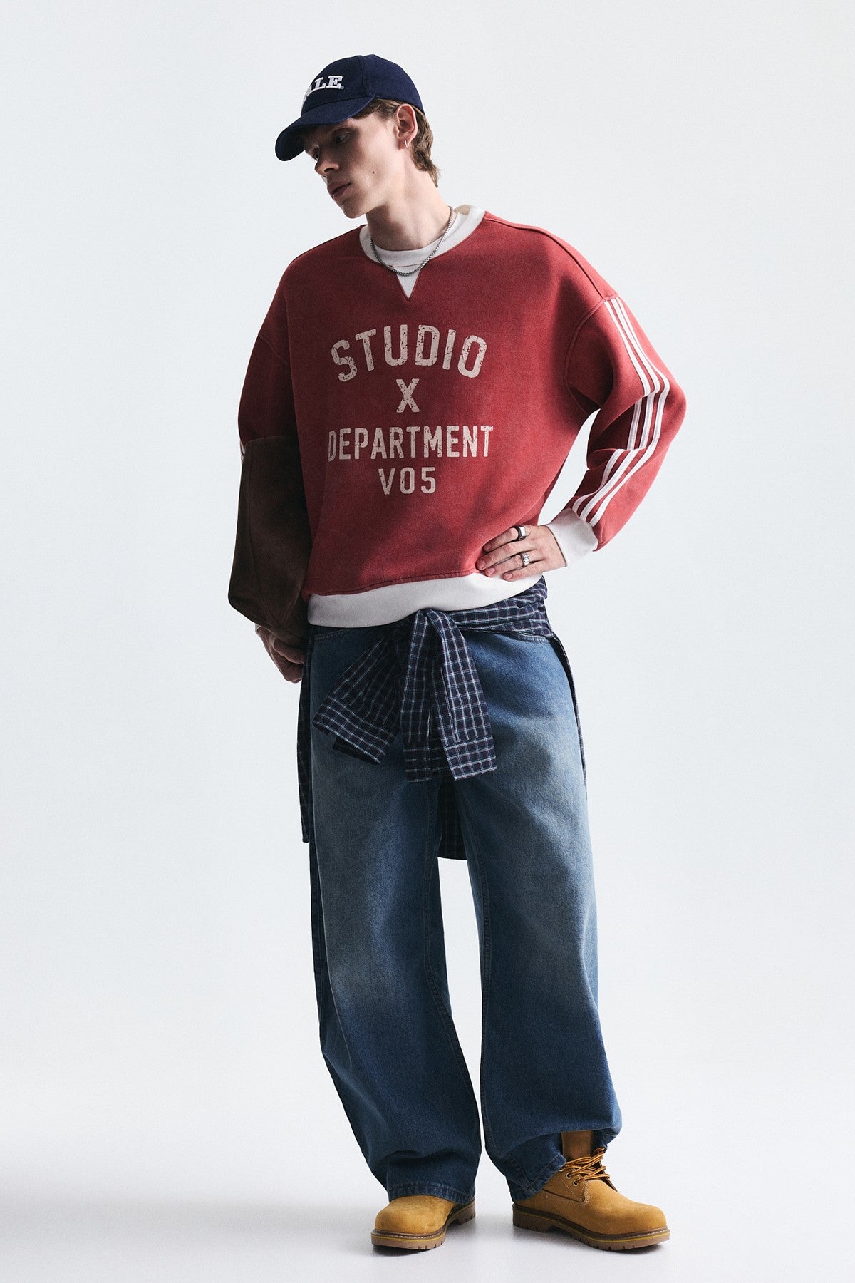 Contrast-Collar Oversized Sweatshirt