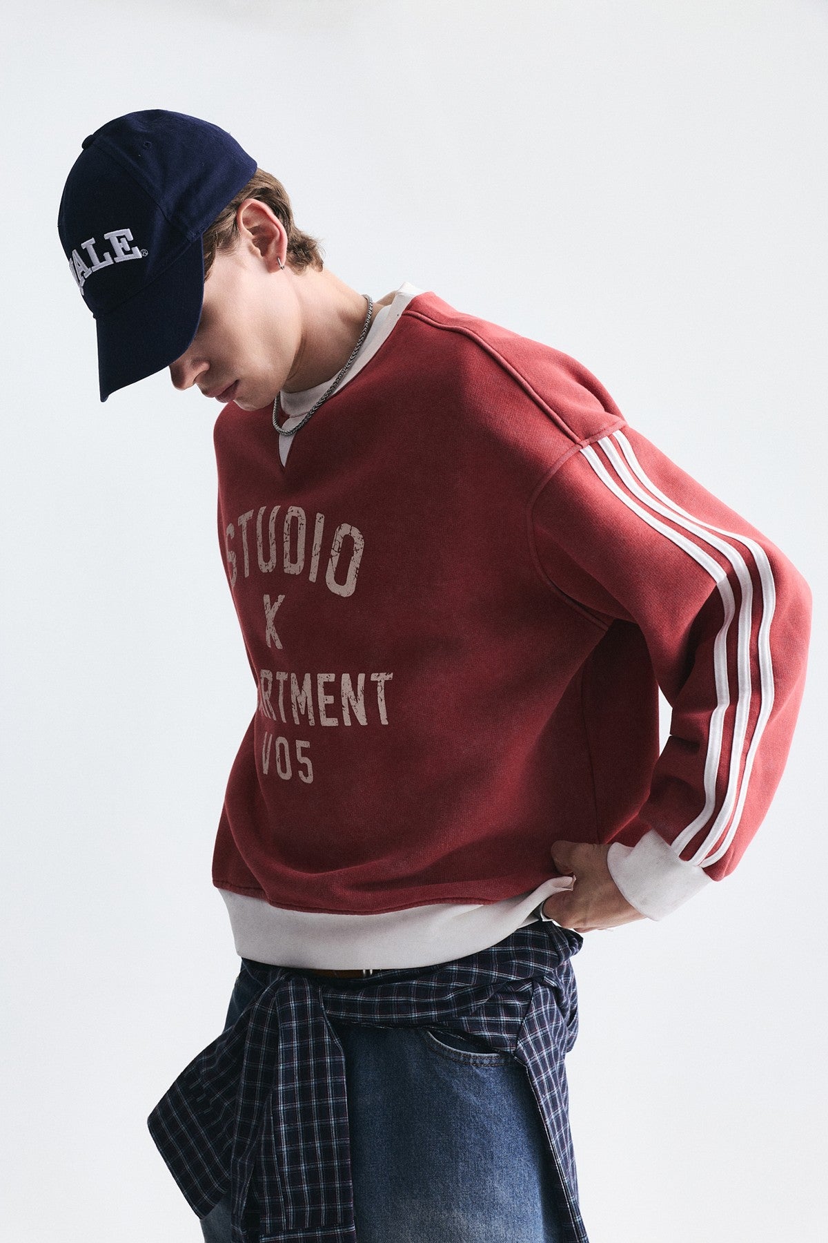 Contrast-Collar Oversized Sweatshirt