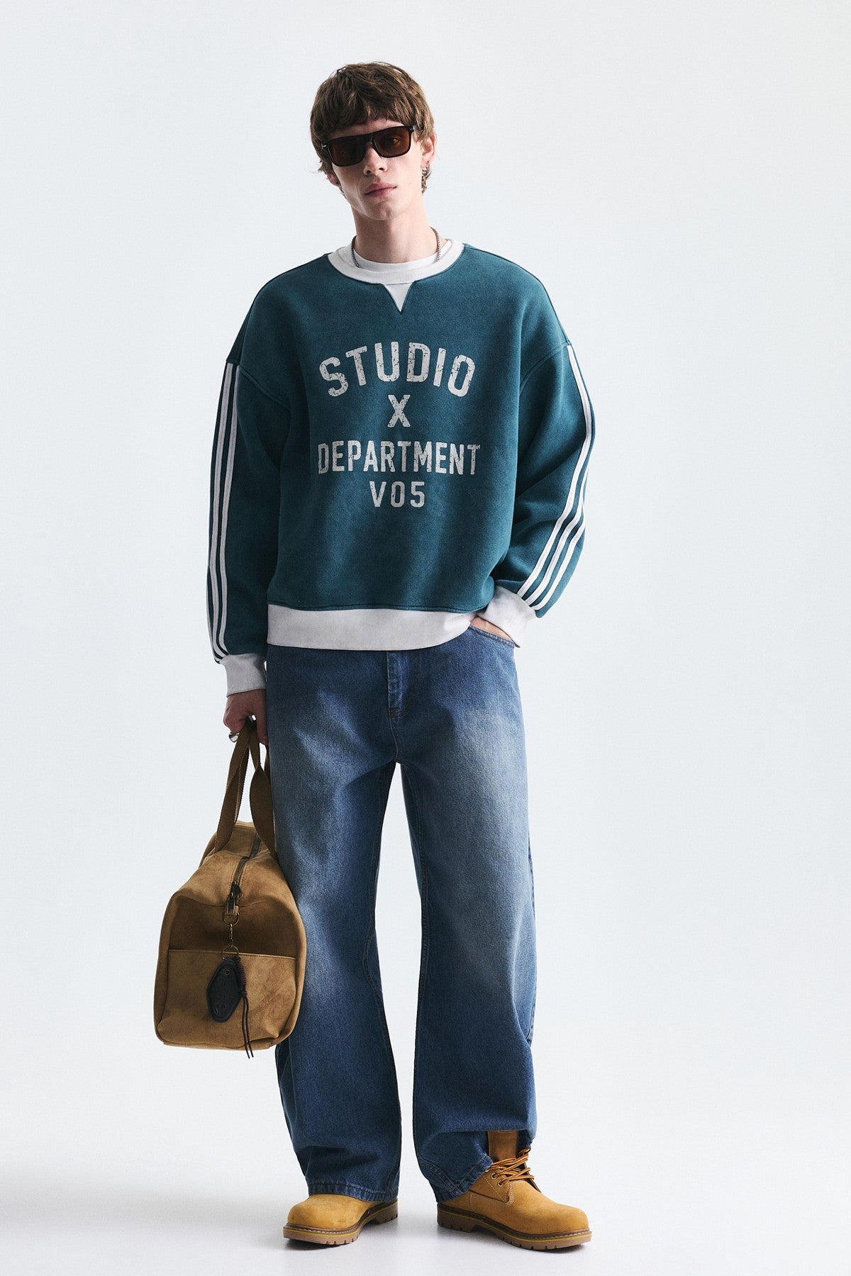 Contrast-Collar Oversized Sweatshirt