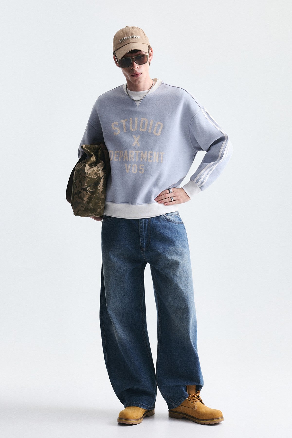 Contrast-Collar Oversized Sweatshirt
