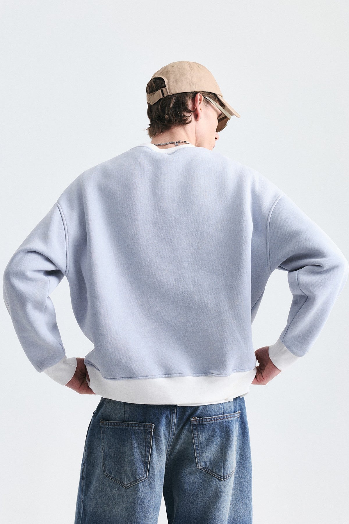 Contrast-Collar Oversized Sweatshirt