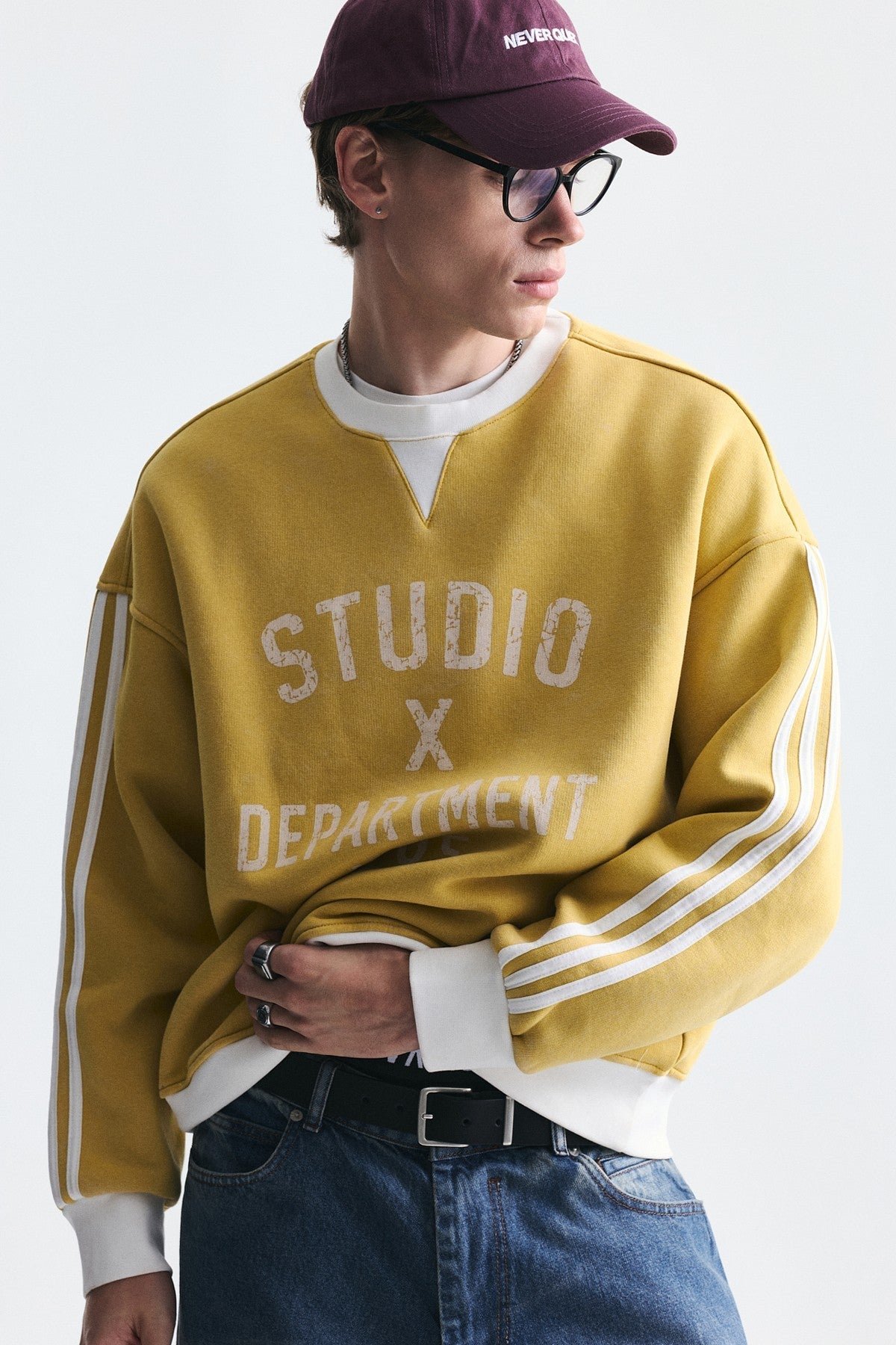 Contrast-Collar Oversized Sweatshirt