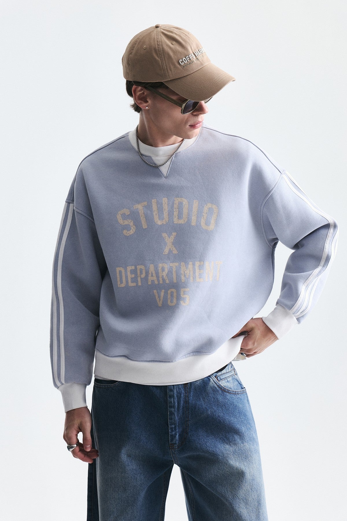 Contrast-Collar Oversized Sweatshirt