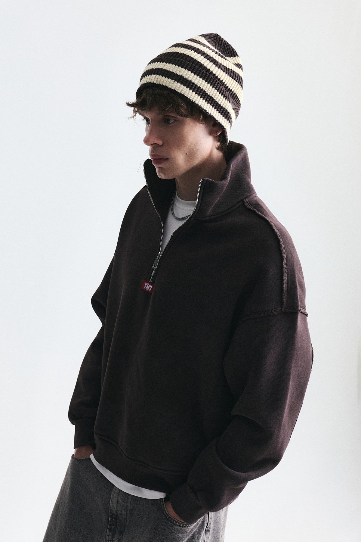 Boxy-Fit Sweatshirt with a Stand-Up Collar and Zipper