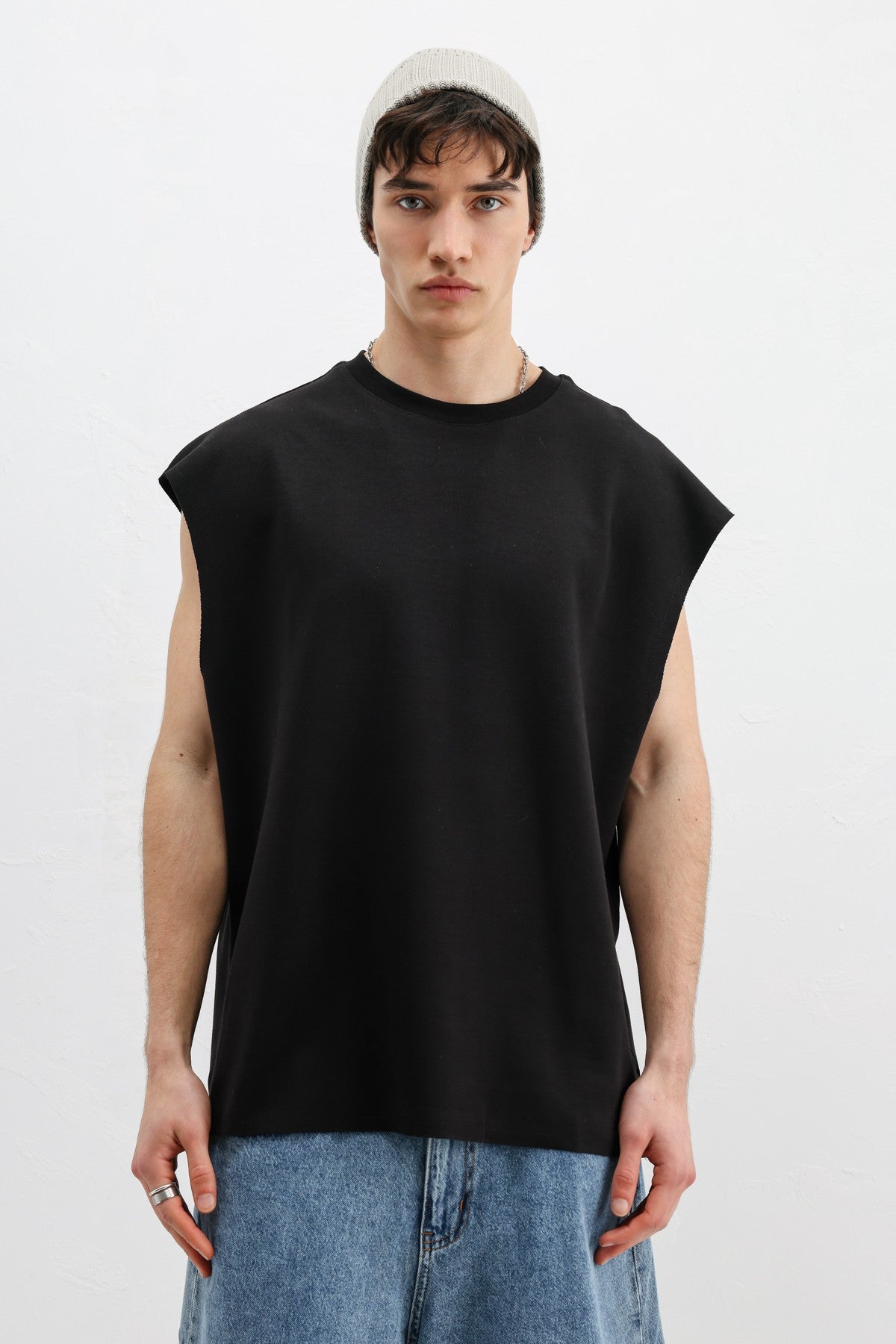 Oversized Sleeveless Basic T-Shirt