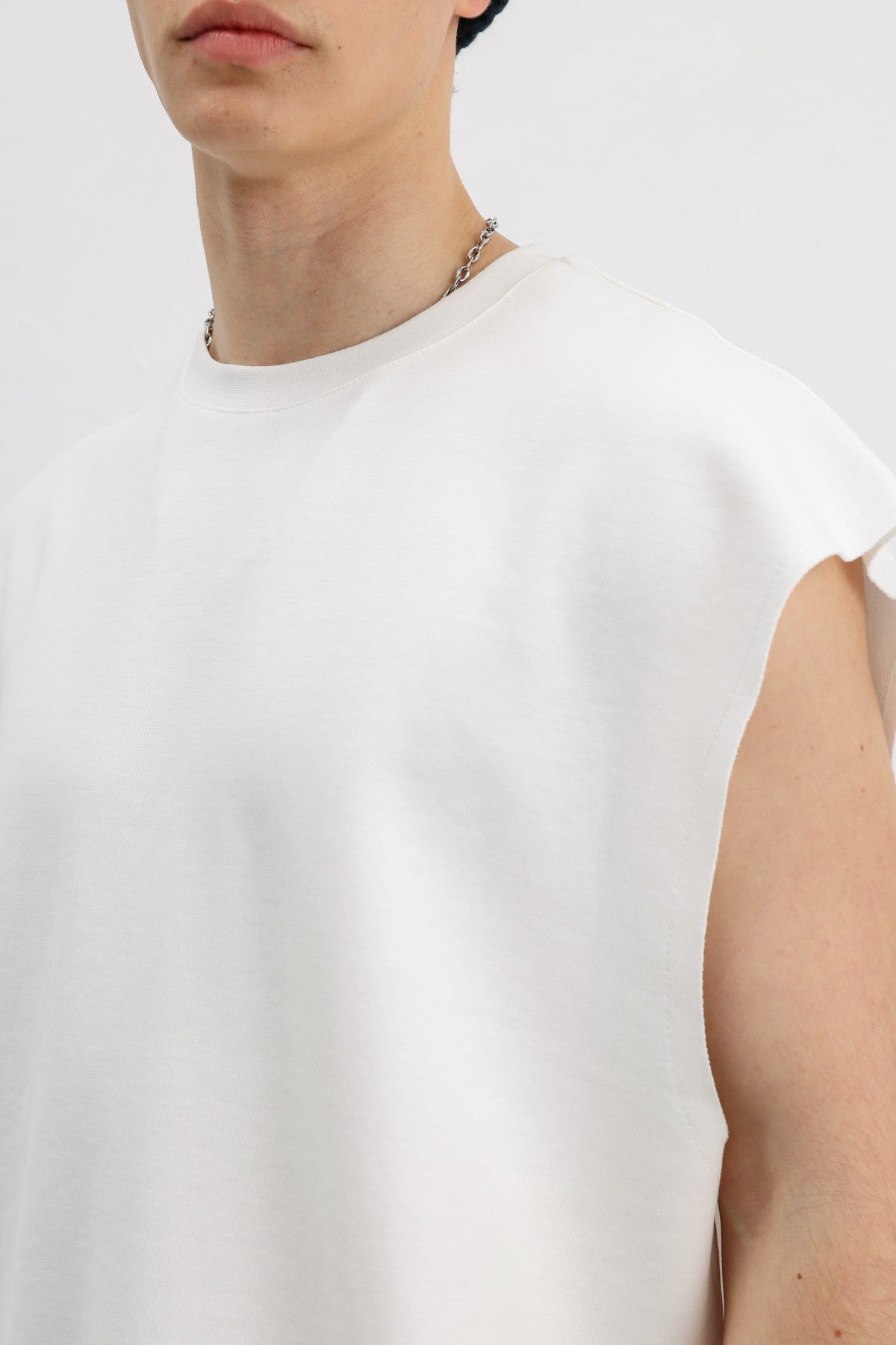 Oversized Sleeveless Basic T-Shirt