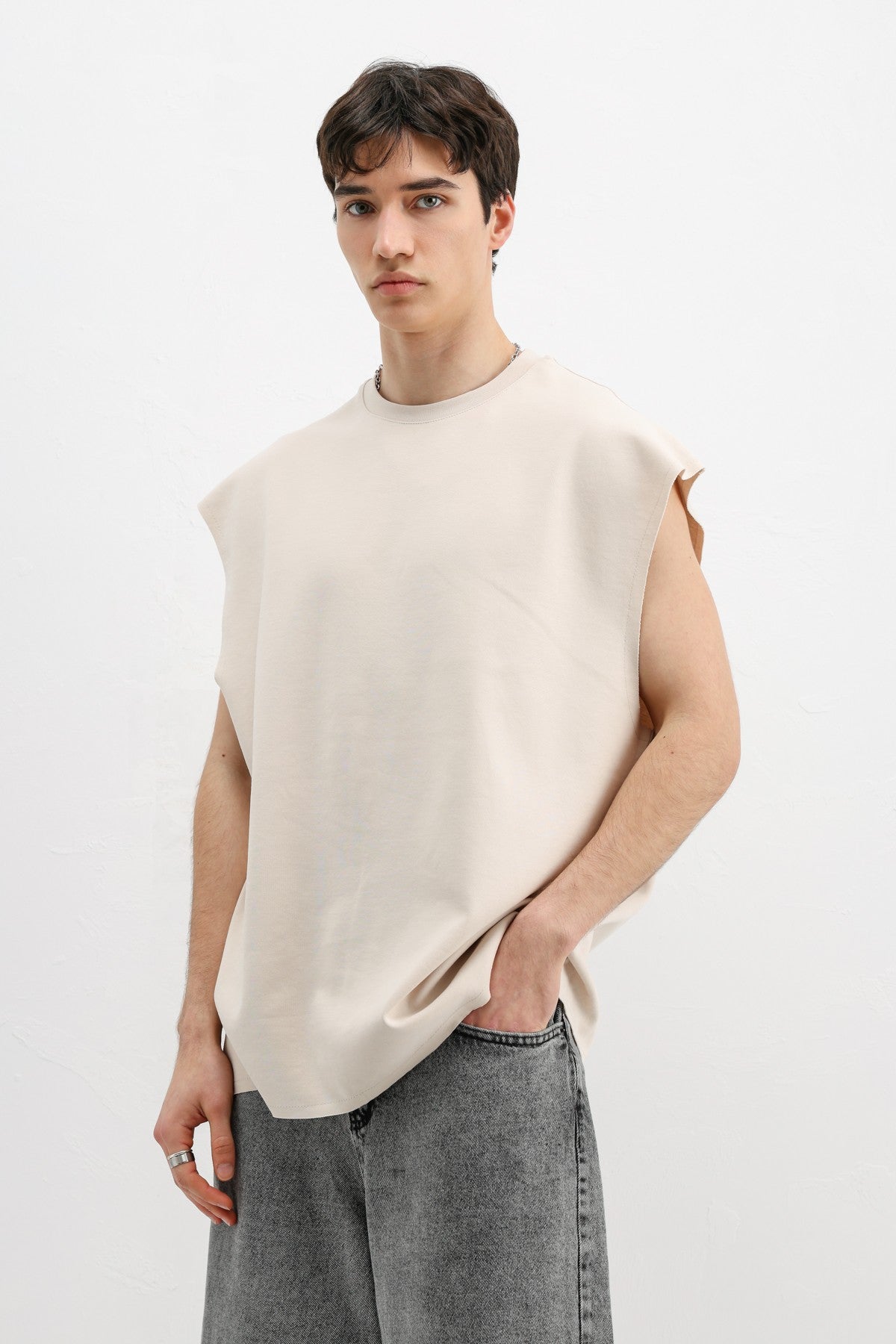 Oversized Sleeveless Basic T-Shirt