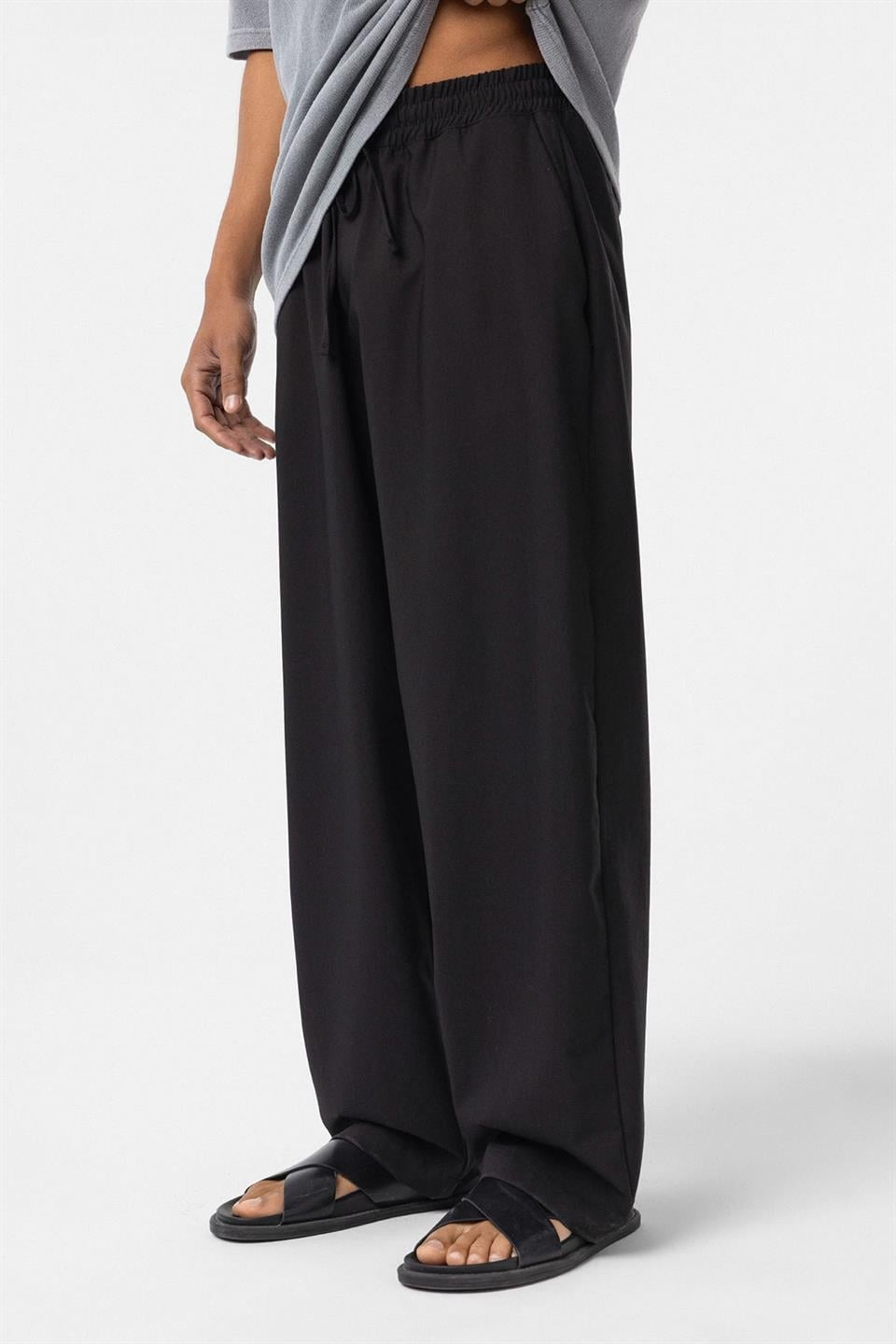 Baggy Pants with an Elastic Waistband