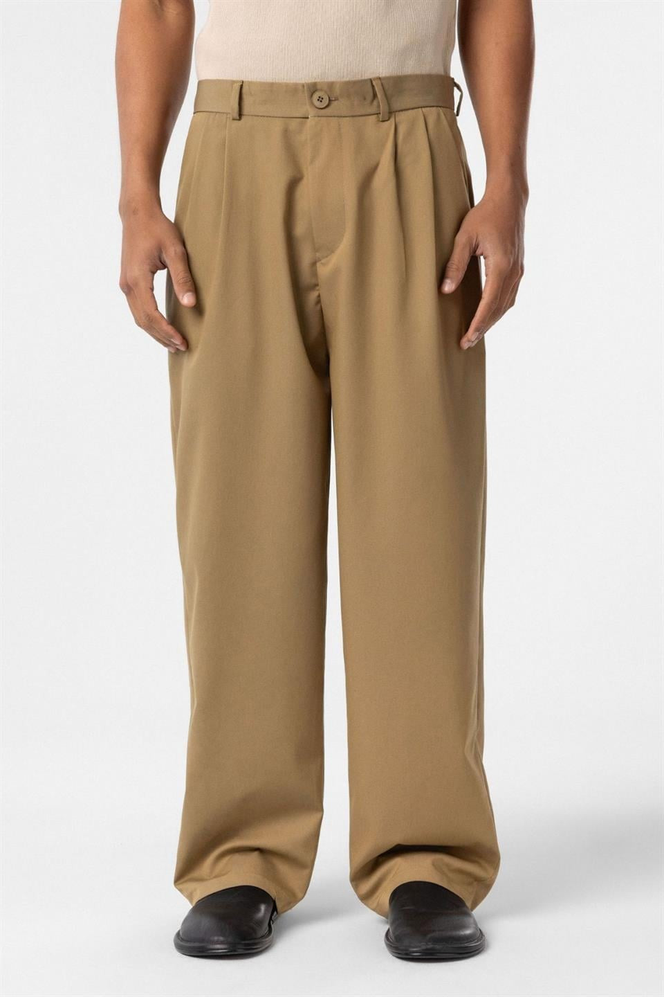 Baggy-Fit Pleated Pants