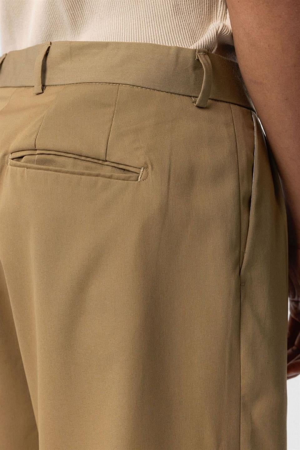 Baggy-Fit Pleated Pants