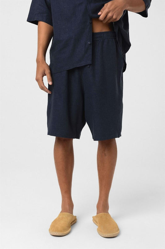 Oversized Double-Pocket Linen Shorts