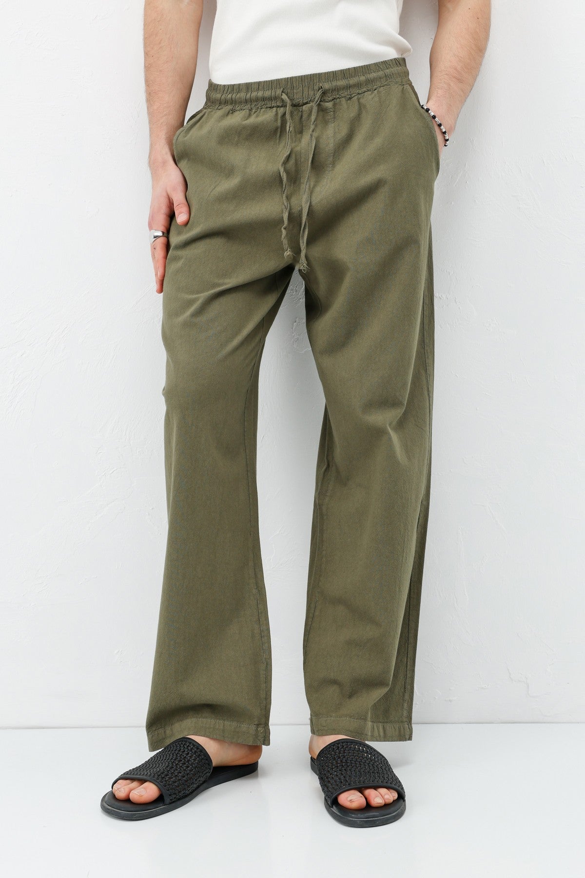 Baggy-Fit Linen Pants with Elastic Waistband