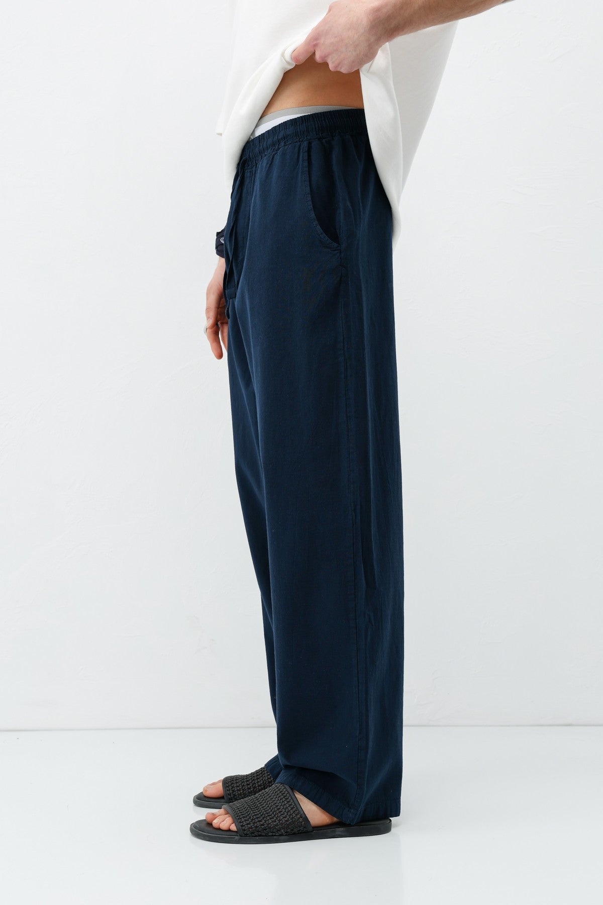 Baggy-Fit Linen Pants with Elastic Waistband