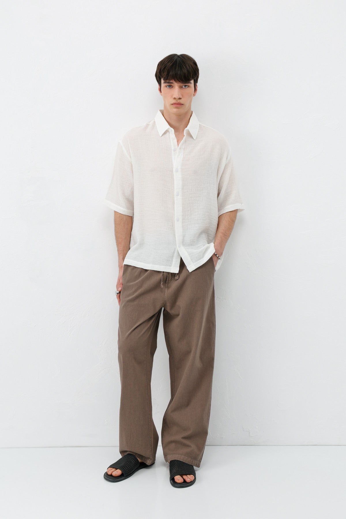 Baggy-Fit Linen Pants with Elastic Waistband