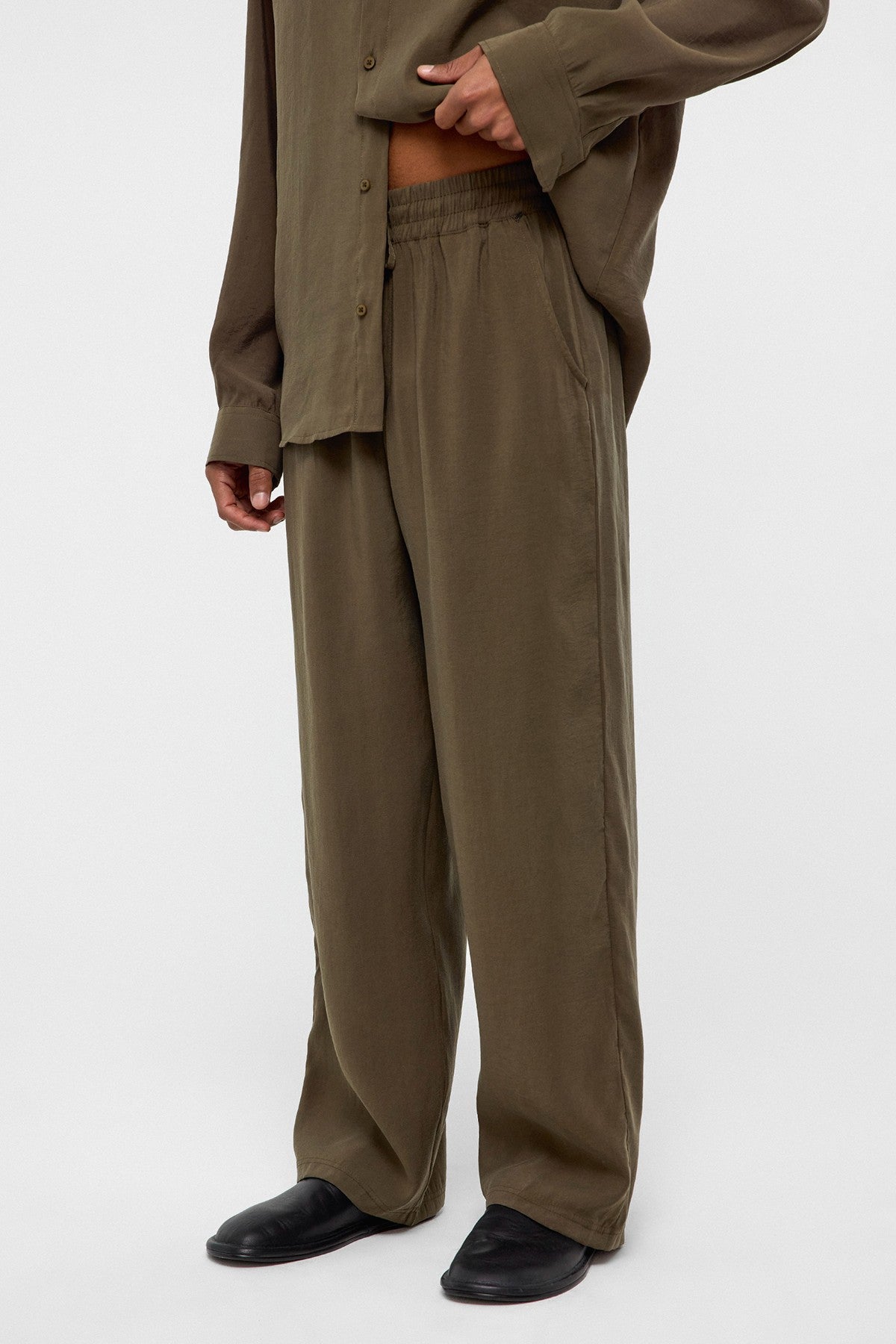 Baggy-Fit Modal Fabric Pants