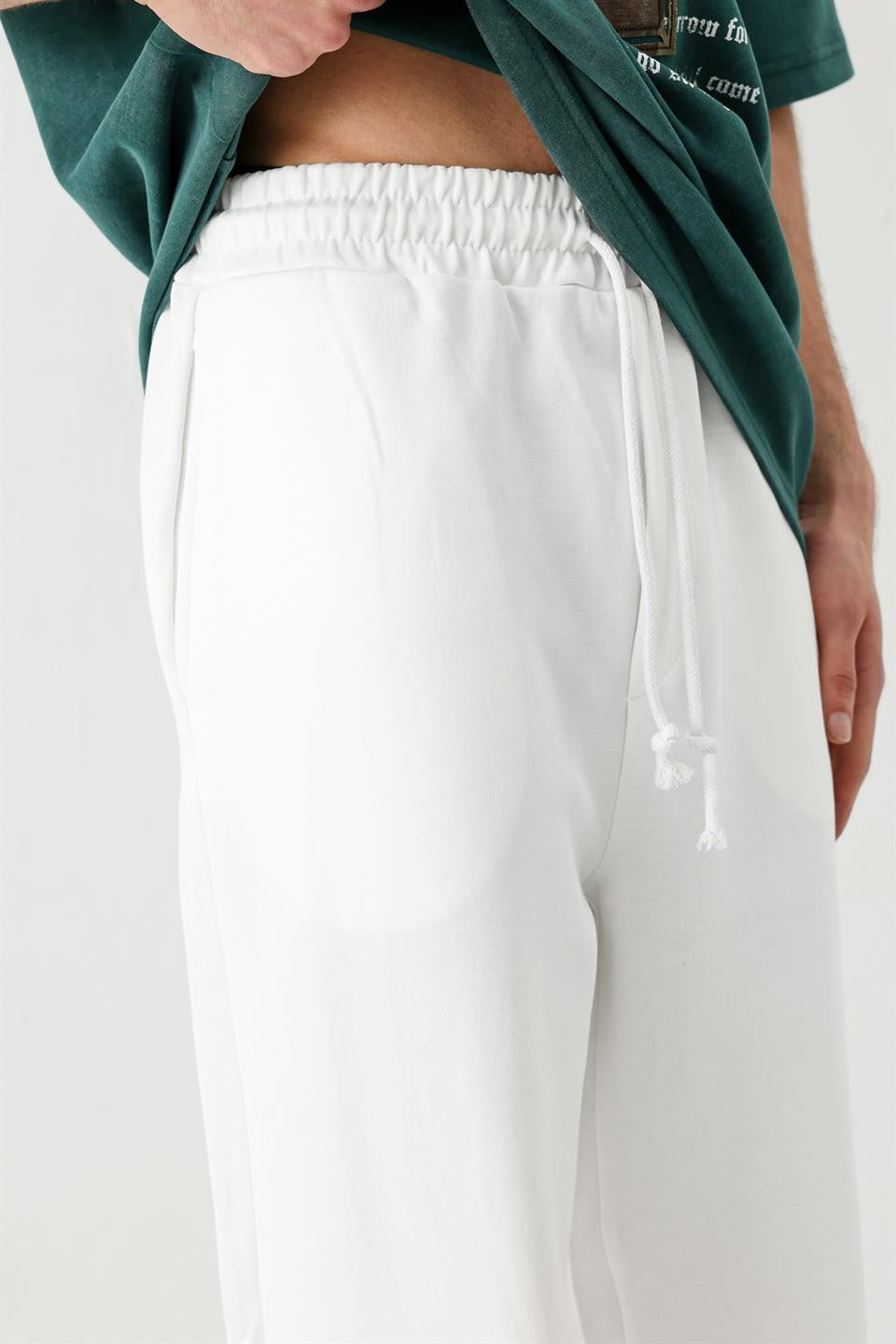 Baggy-Fit Pre-Washed Sweatpants