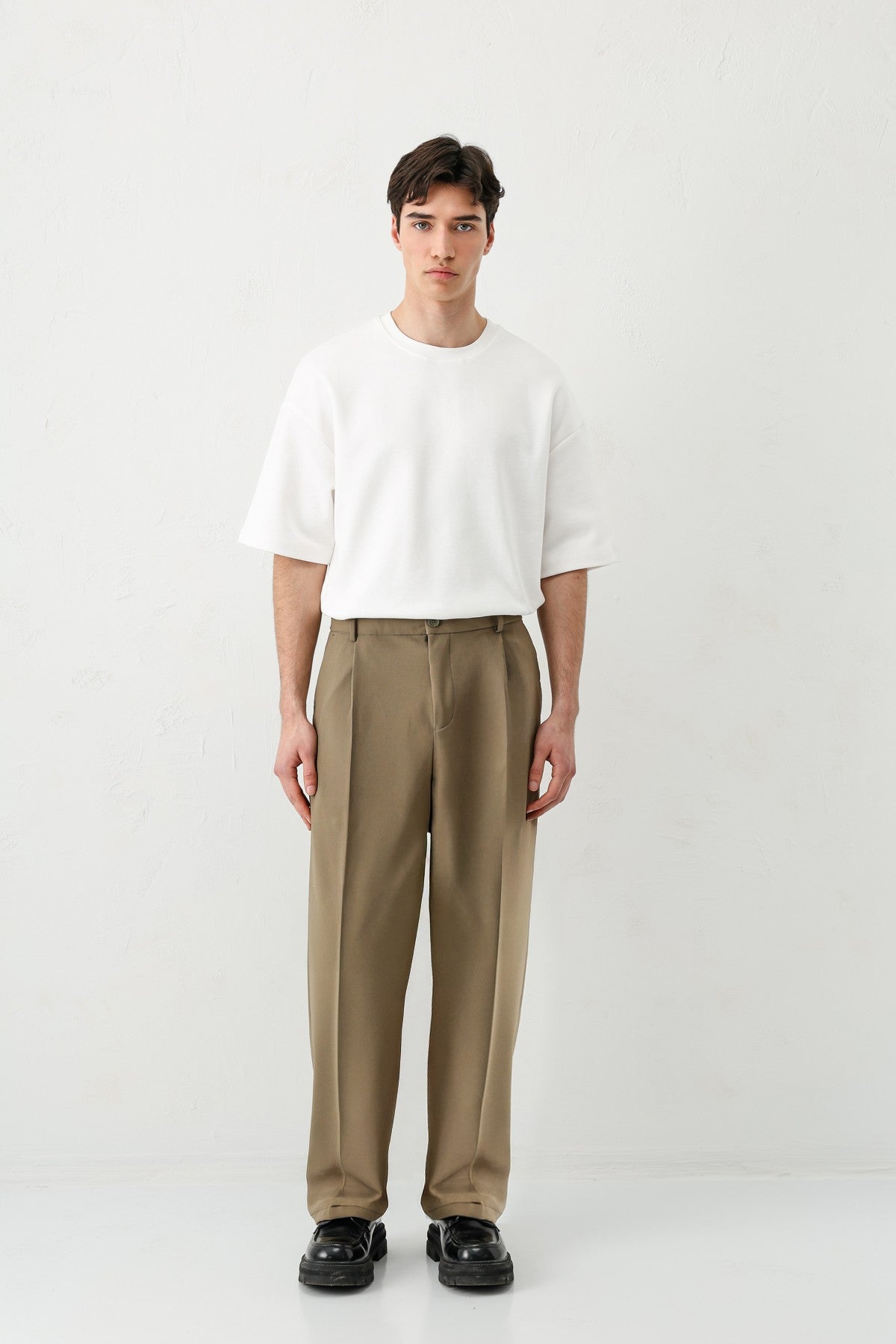 Baggy-Fit Pleated Pants