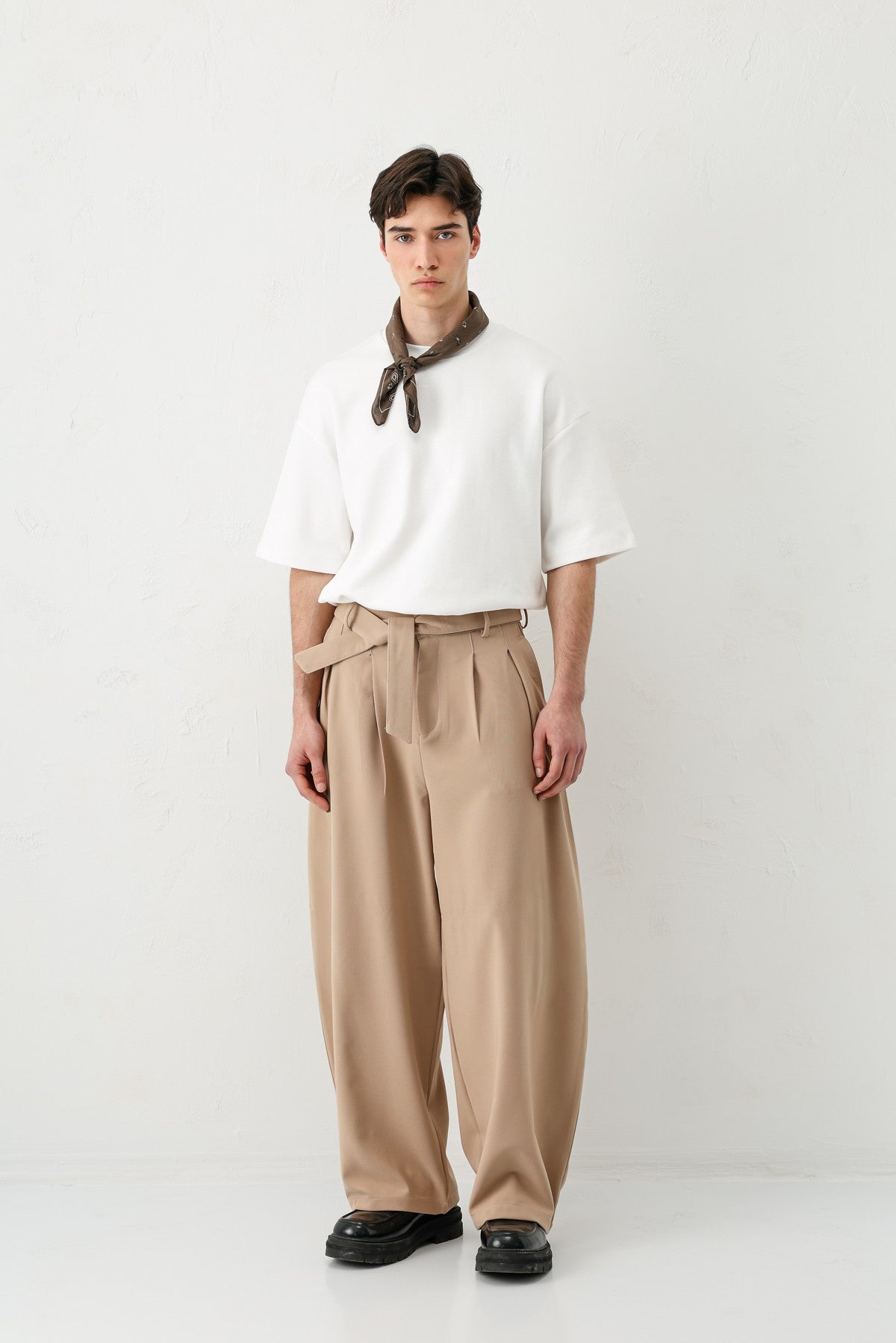 Barrel Fit, Tailored Fit, Belted Pants