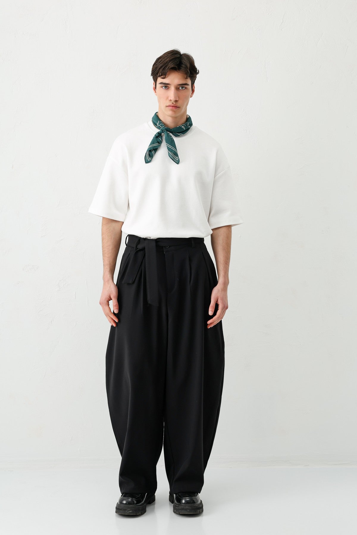 Barrel Fit, Tailored Fit, Belted Pants