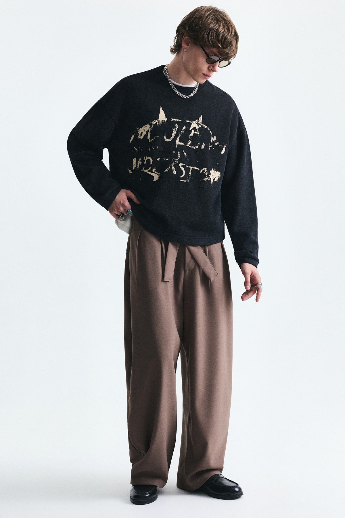 Barrel Fit, Tailored Fit, Belted Pants