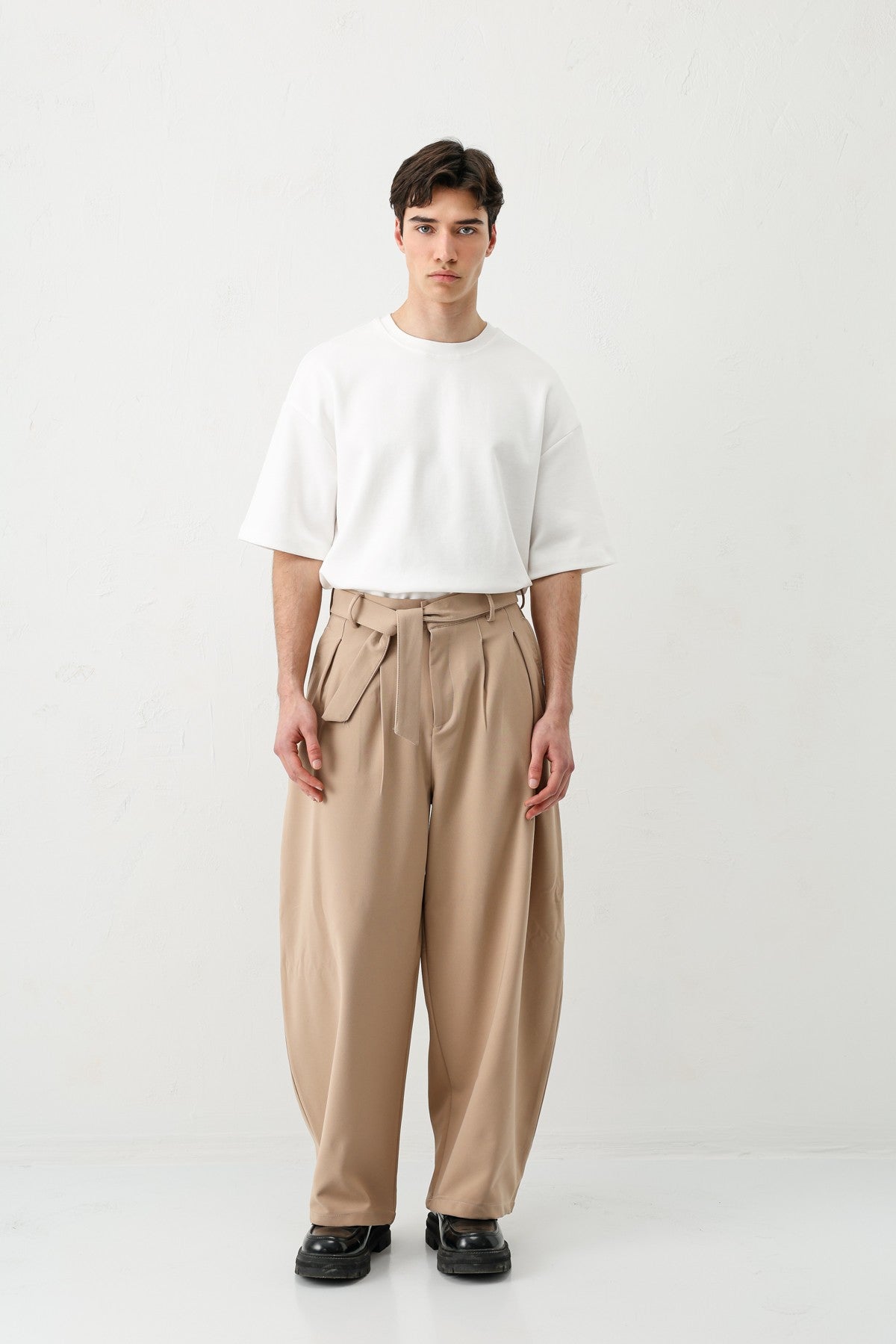 Barrel Fit, Tailored Fit, Belted Pants