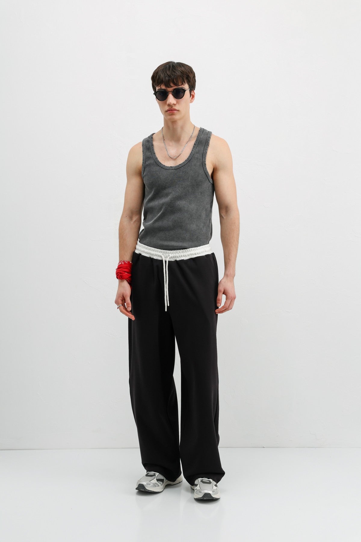Baggy-Fit Sweatpants V80-41