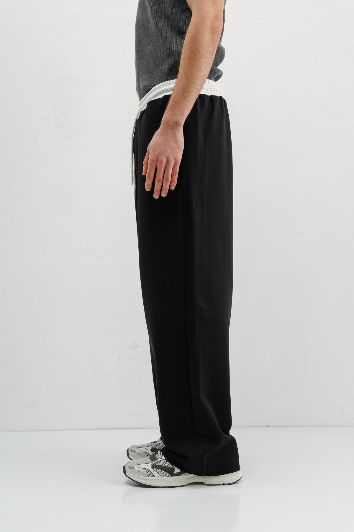 Baggy-Fit Sweatpants V80-41