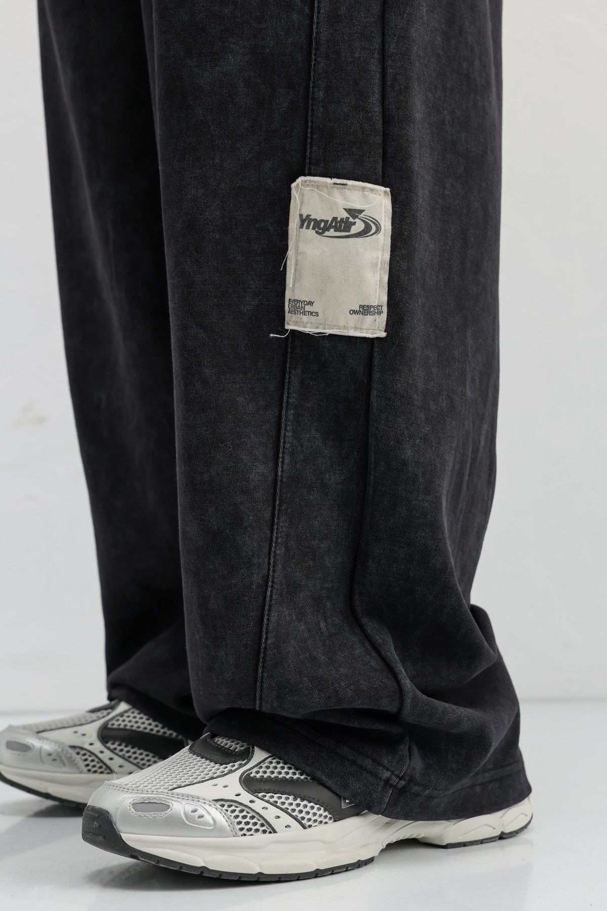 Baggy-Fit Sweatpants V80-43