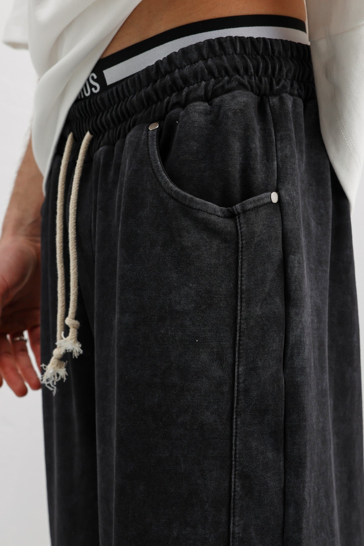 Baggy-Fit Sweatpants V80-43