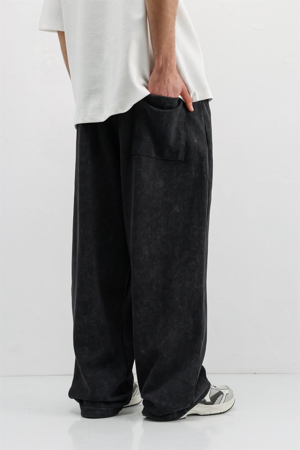 Baggy-Fit Sweatpants V80-43