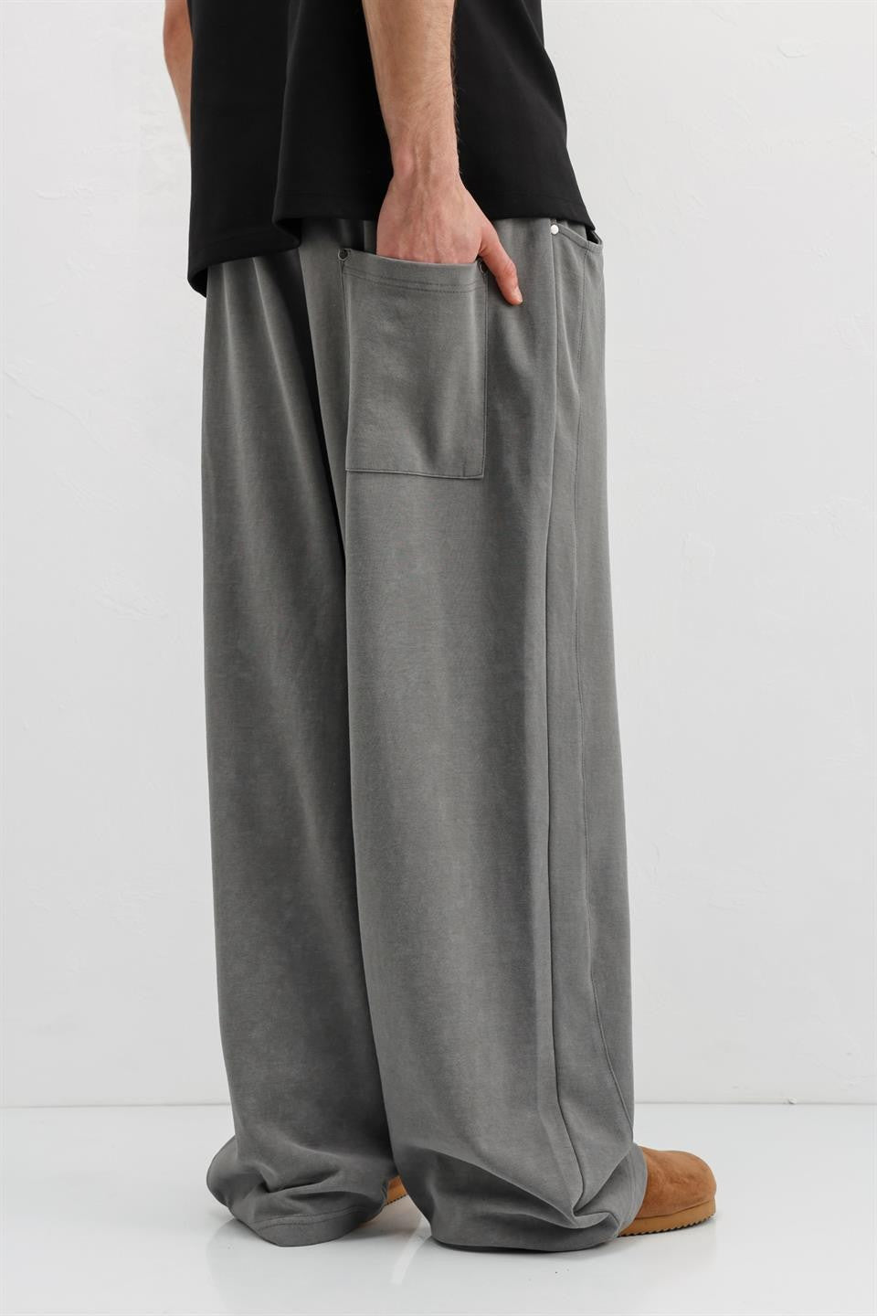 Baggy-Fit Sweatpants V80-43