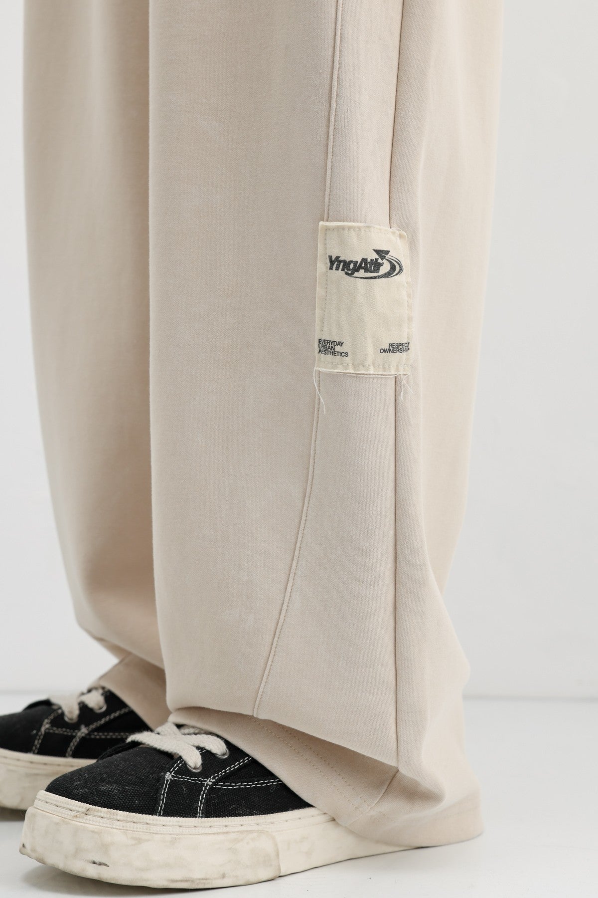 Baggy-Fit Sweatpants V80-43