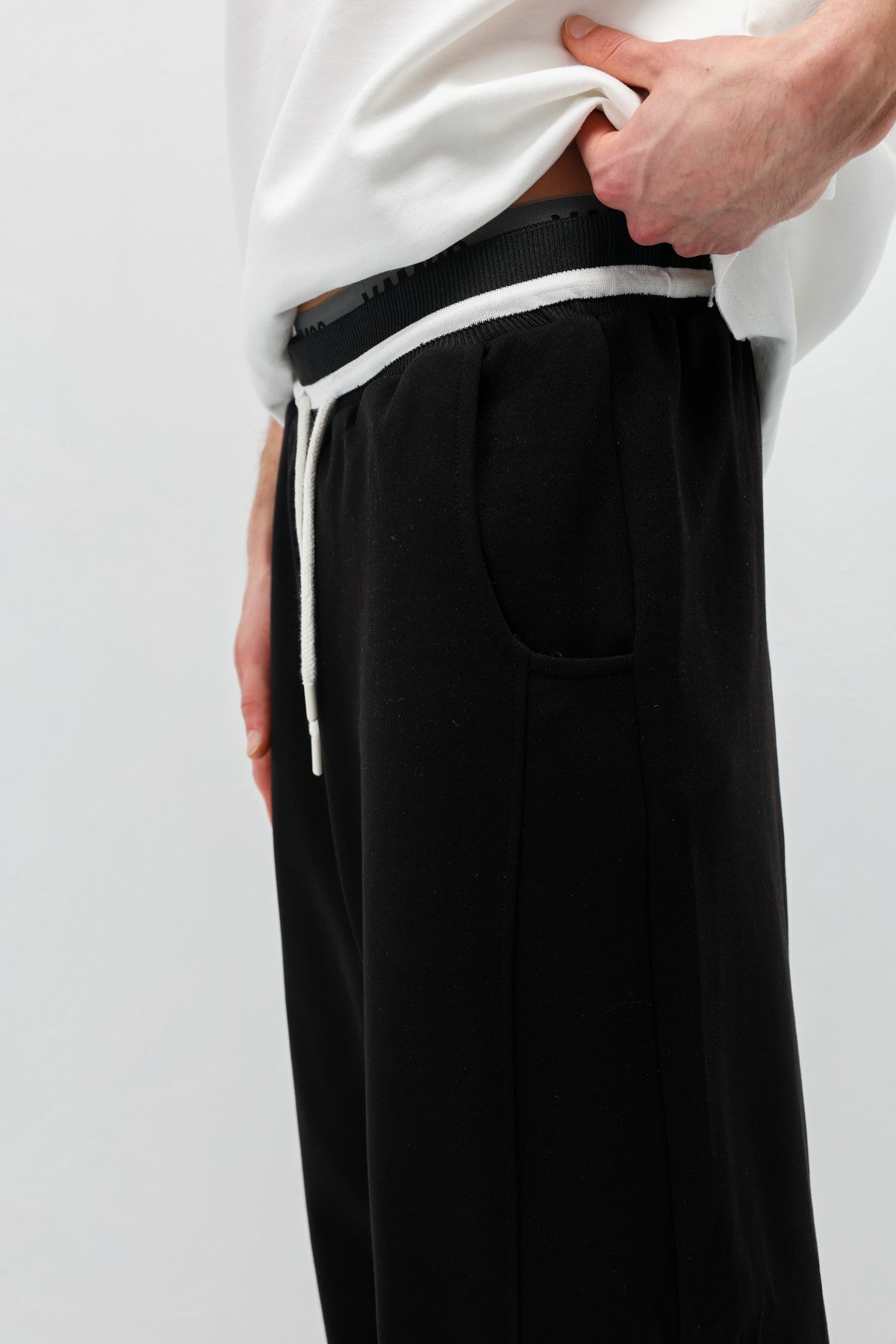 Drawstring Baggy-Fit Sweatpants