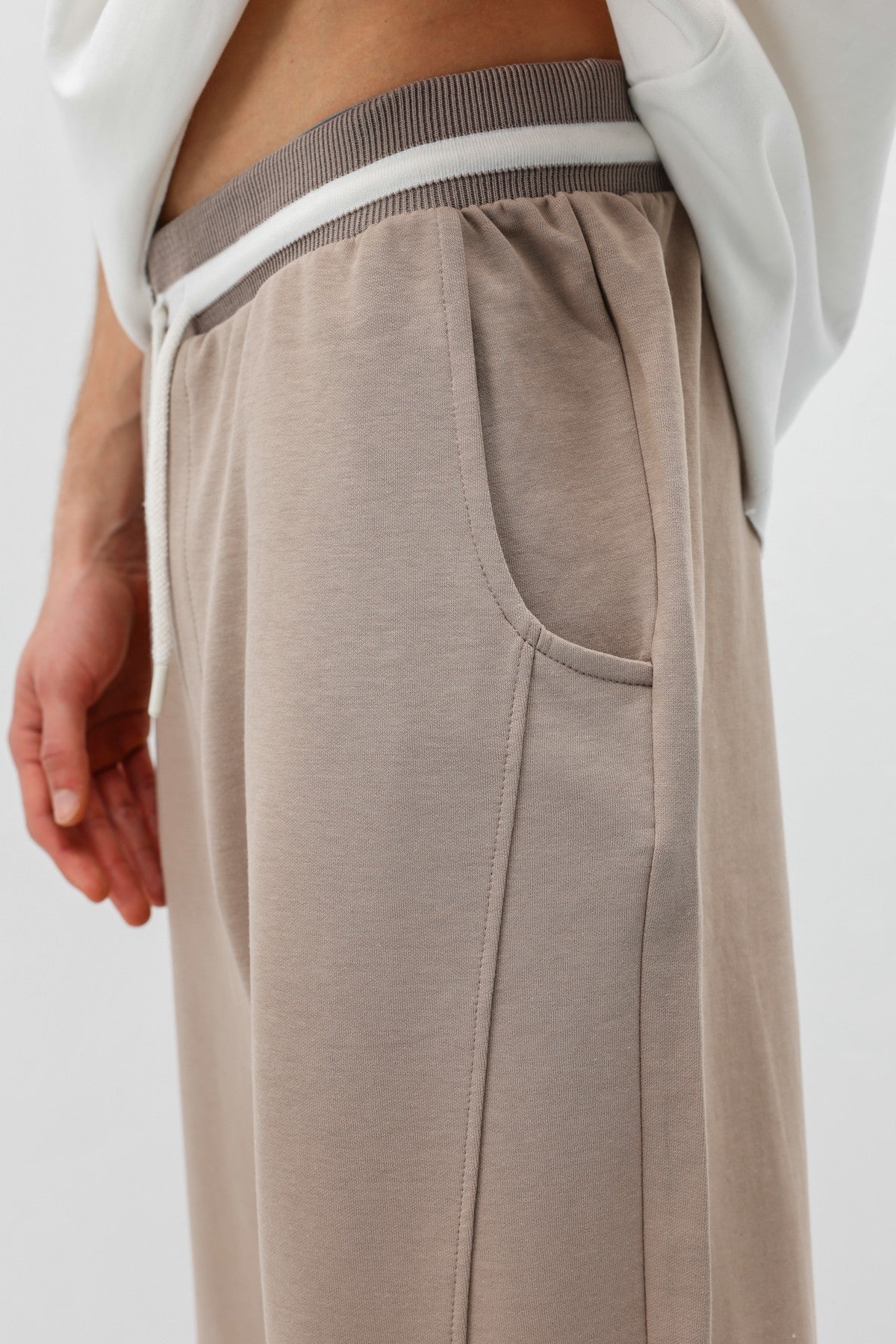 Drawstring Baggy-Fit Sweatpants