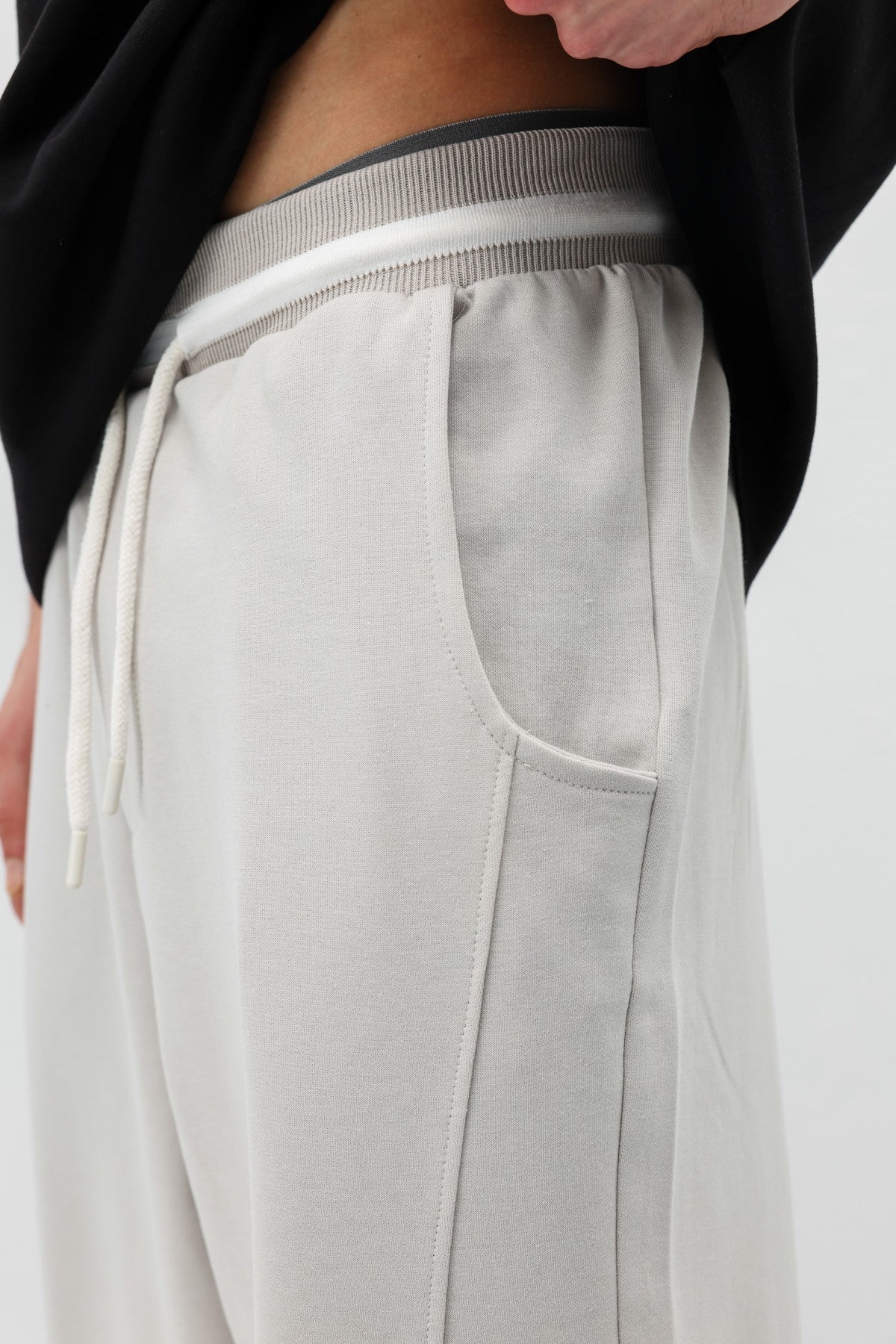 Drawstring Baggy-Fit Sweatpants