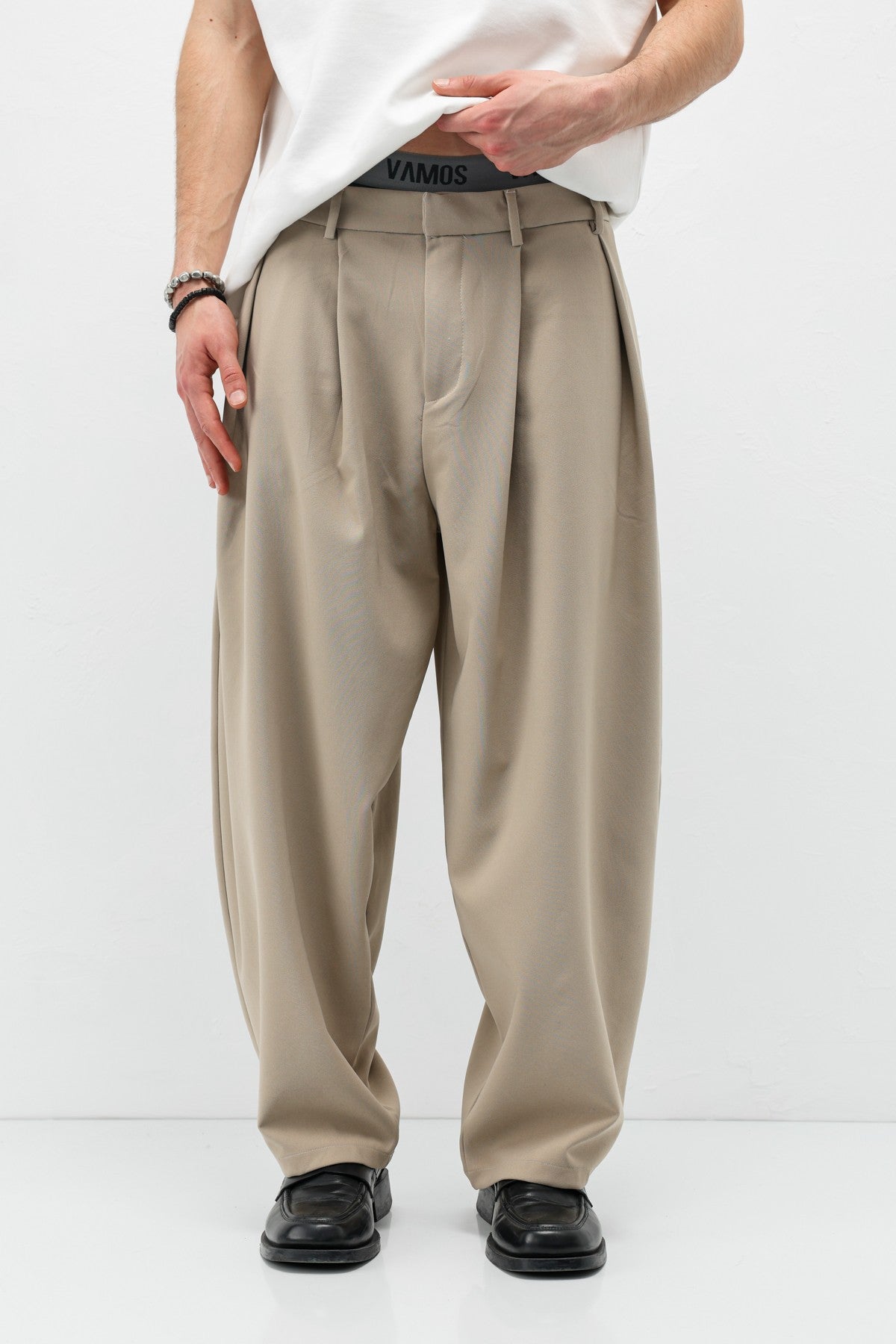 Barrel Fit Tailored Pants