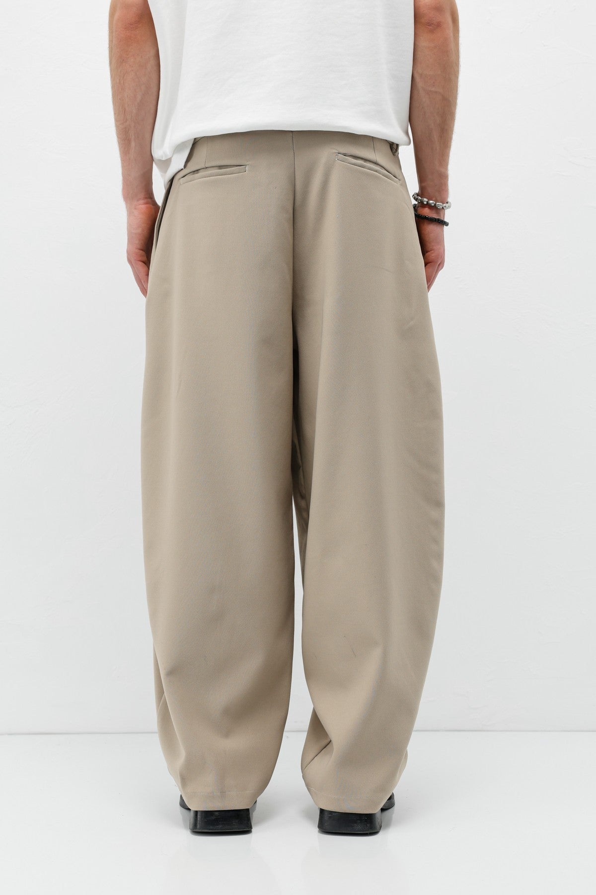 Barrel Fit Tailored Pants
