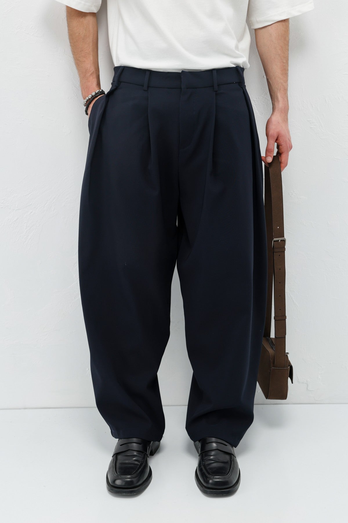 Barrel Fit Tailored Pants