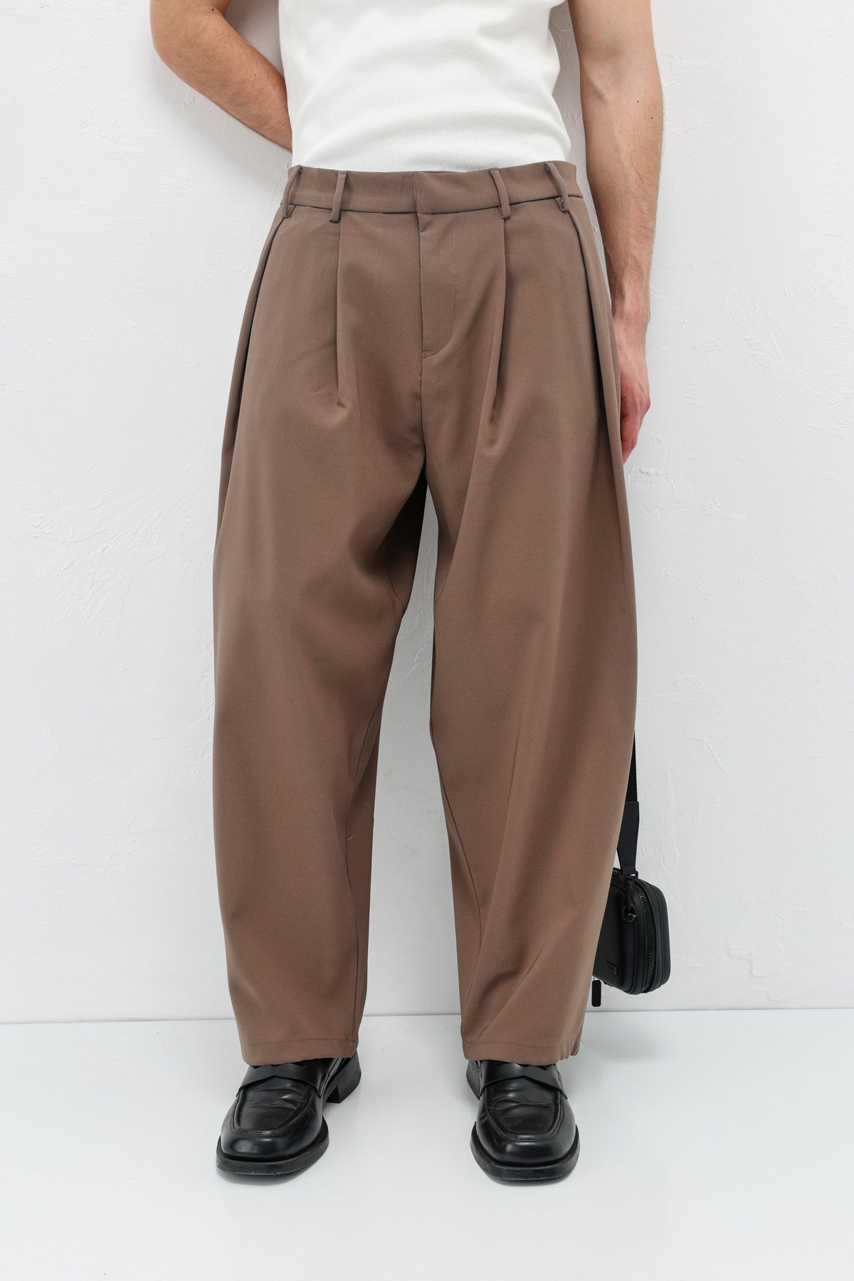 Barrel Fit Tailored Pants