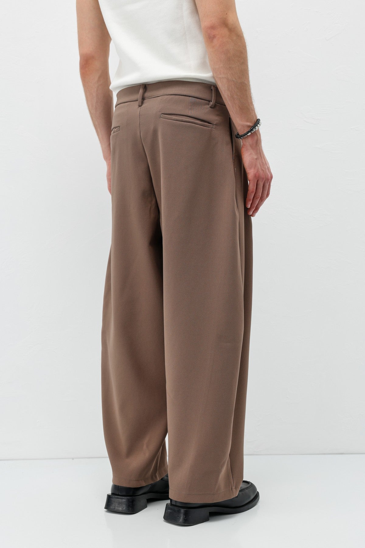 Barrel Fit Tailored Pants
